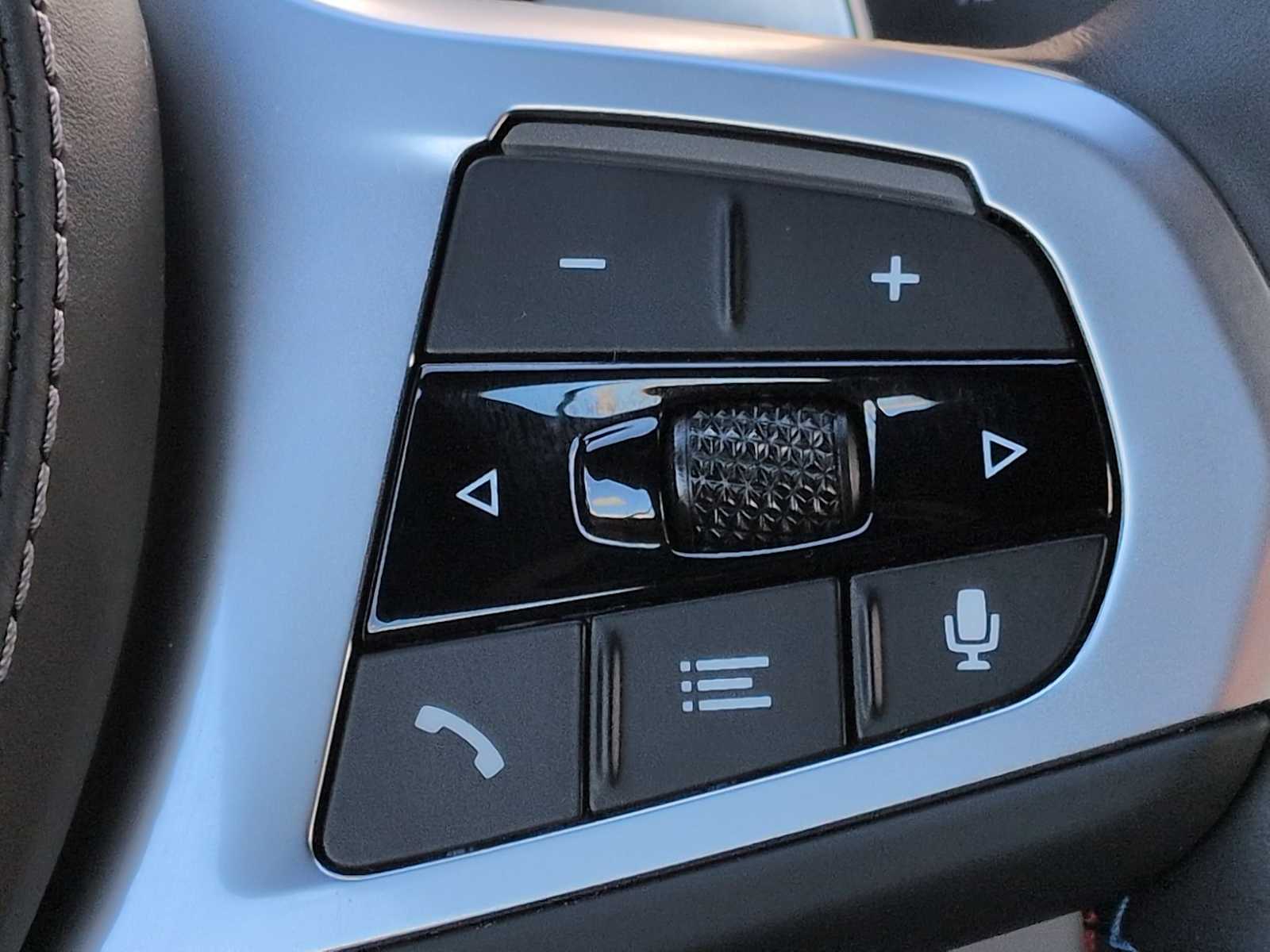 Thumbnail: 2024 BMW 8 Series - 26