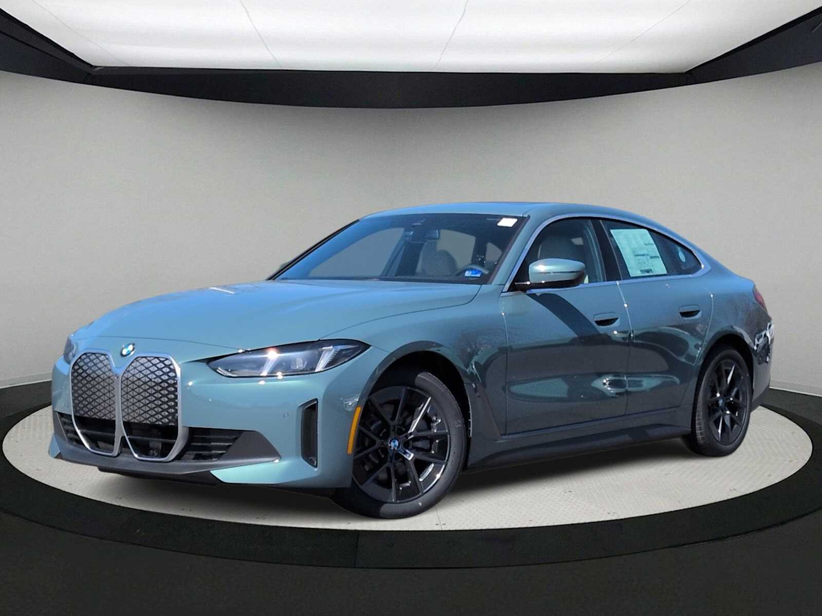 Thumbnail: 2026 BMW i4 - 1