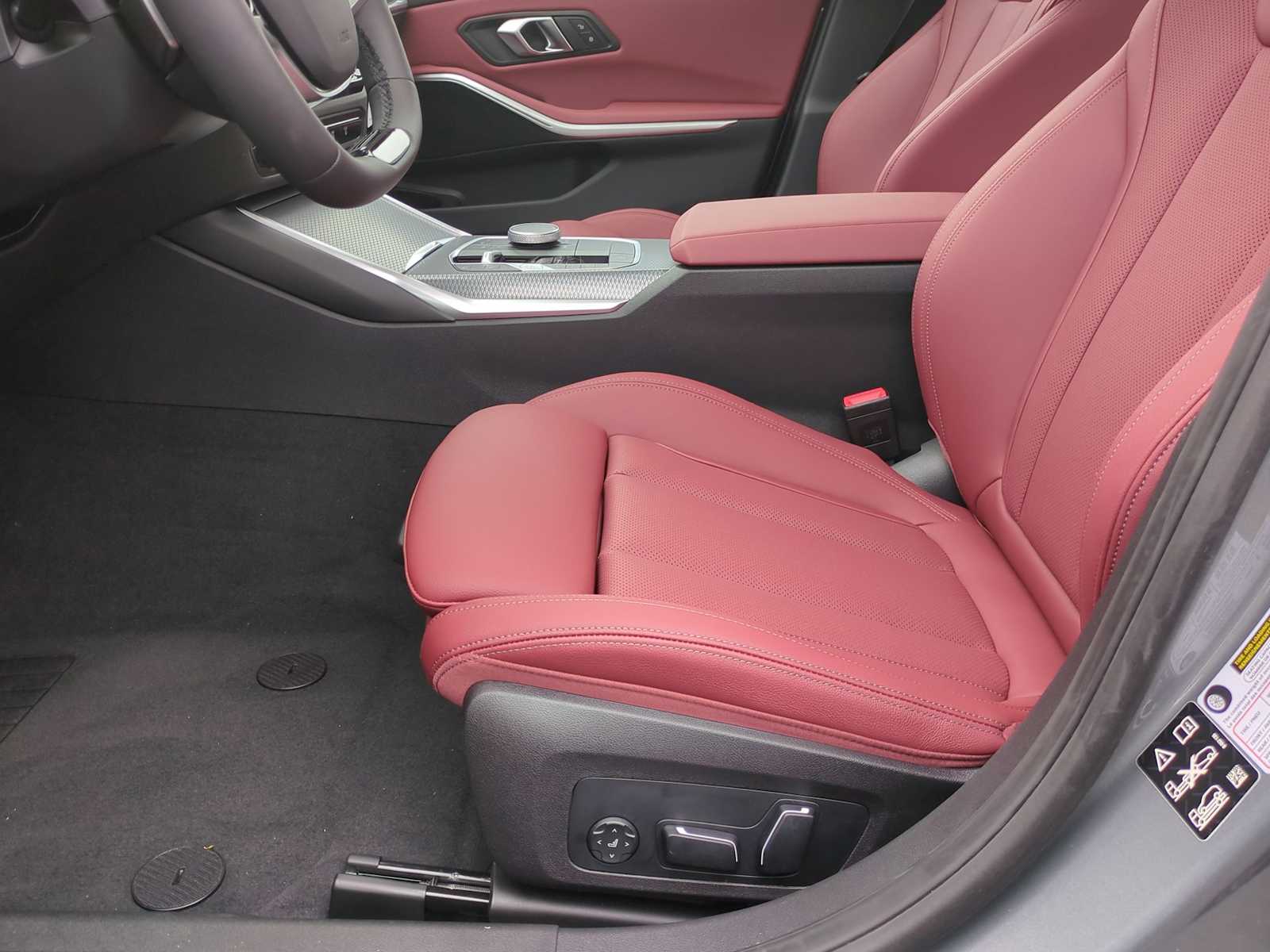 Thumbnail: 2025 BMW 3 Series - 16