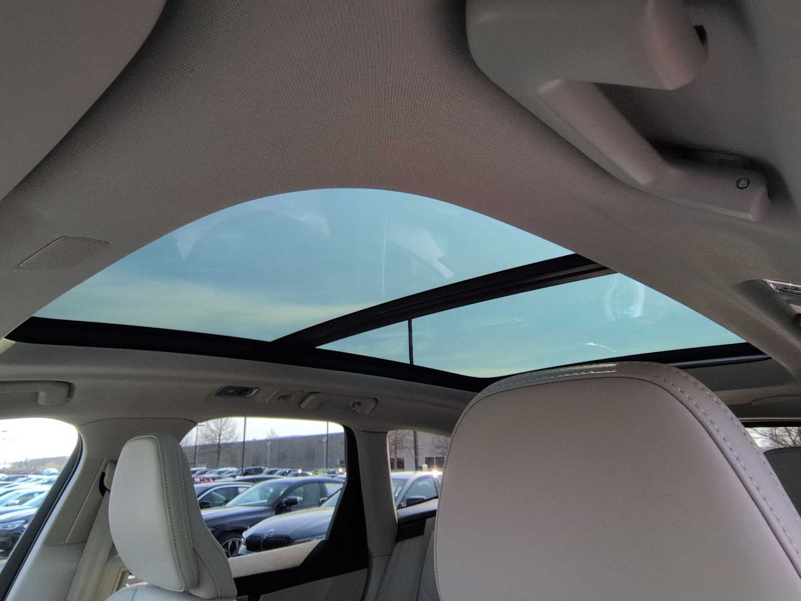 Thumbnail: 2021 Volvo XC60 - 19