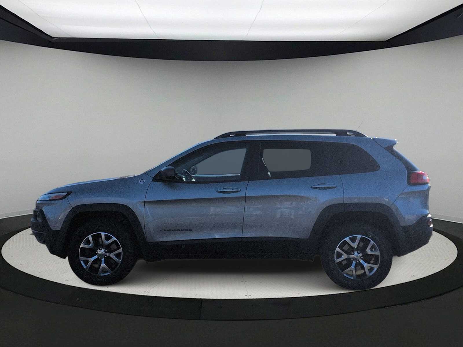 Thumbnail: 2015 Jeep Cherokee - 5