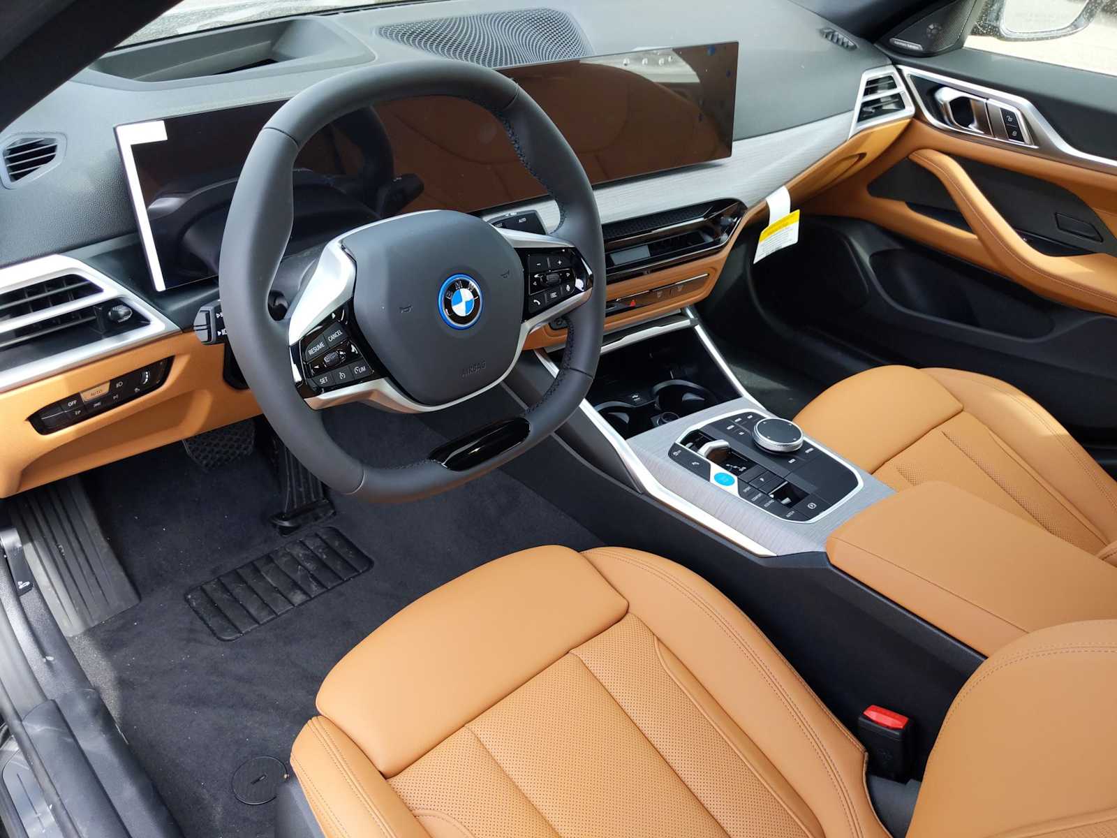 Thumbnail: 2025 BMW i4 - 10