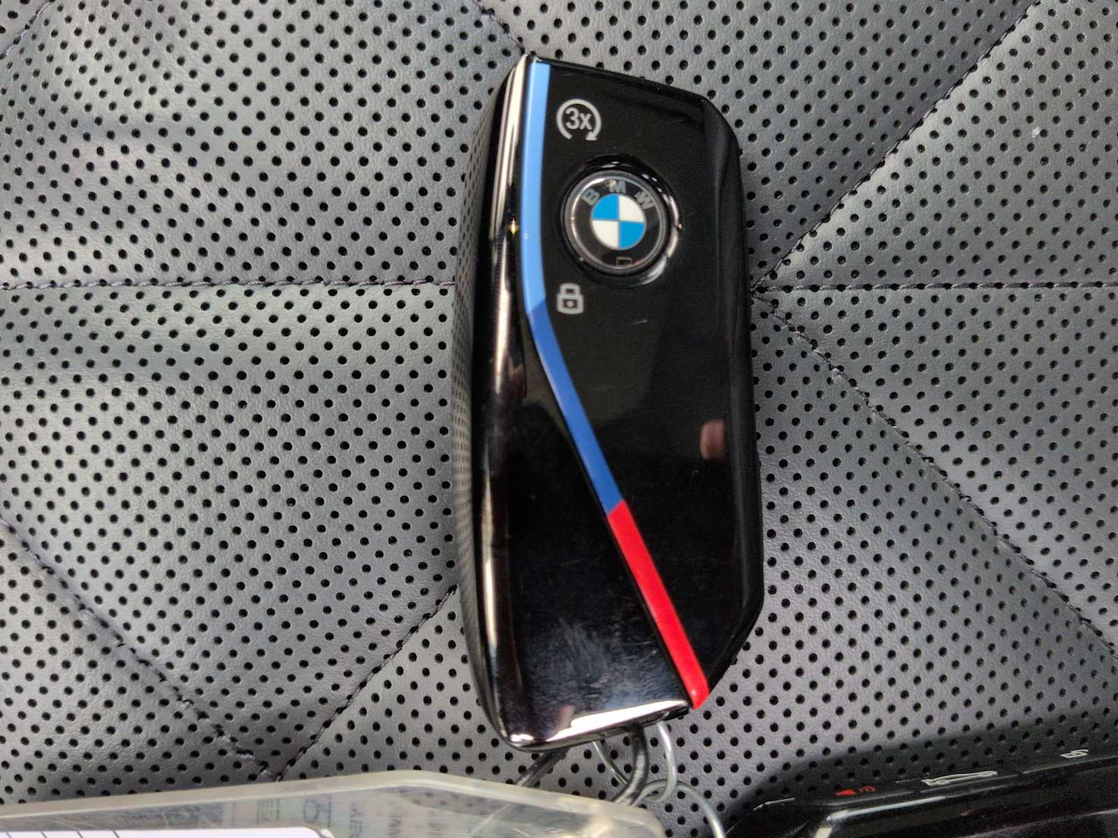 Thumbnail: 2023 BMW iX - 36