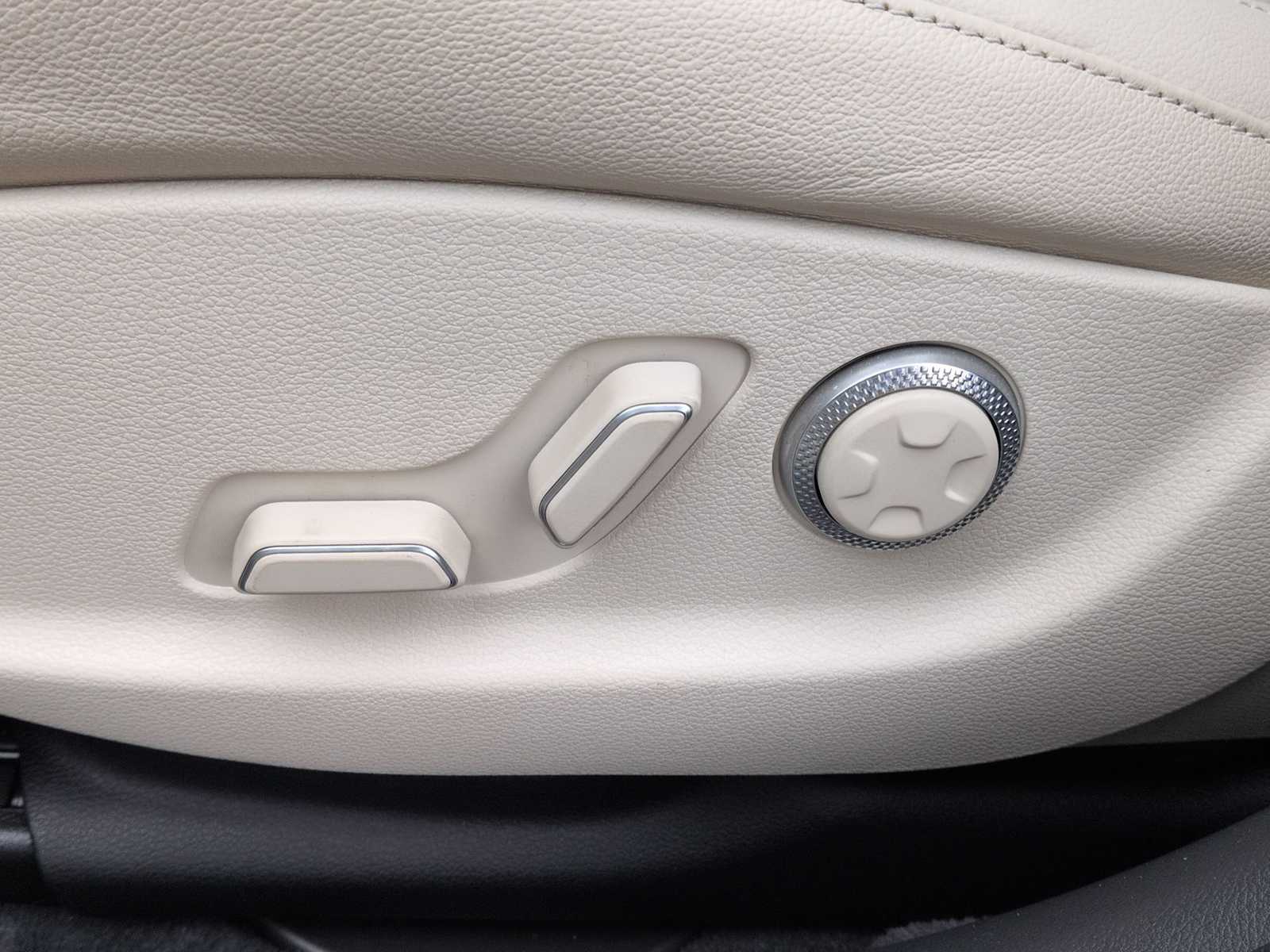 Thumbnail: 2022 Genesis G80 - 18