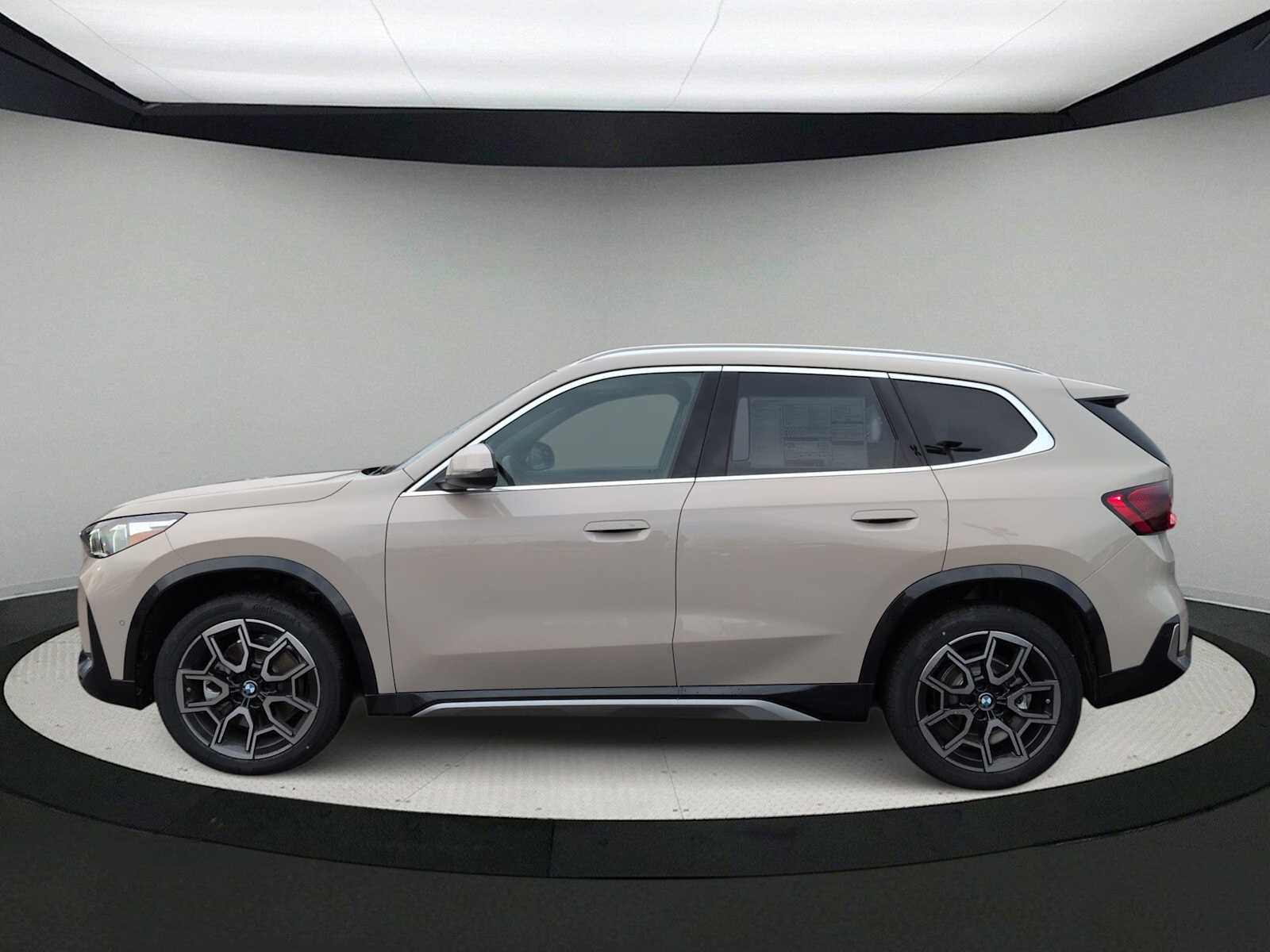 Thumbnail: 2026 BMW X1 - 5