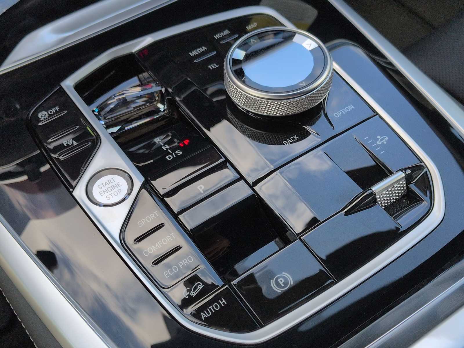 Thumbnail: 2027 BMW X7 - 35