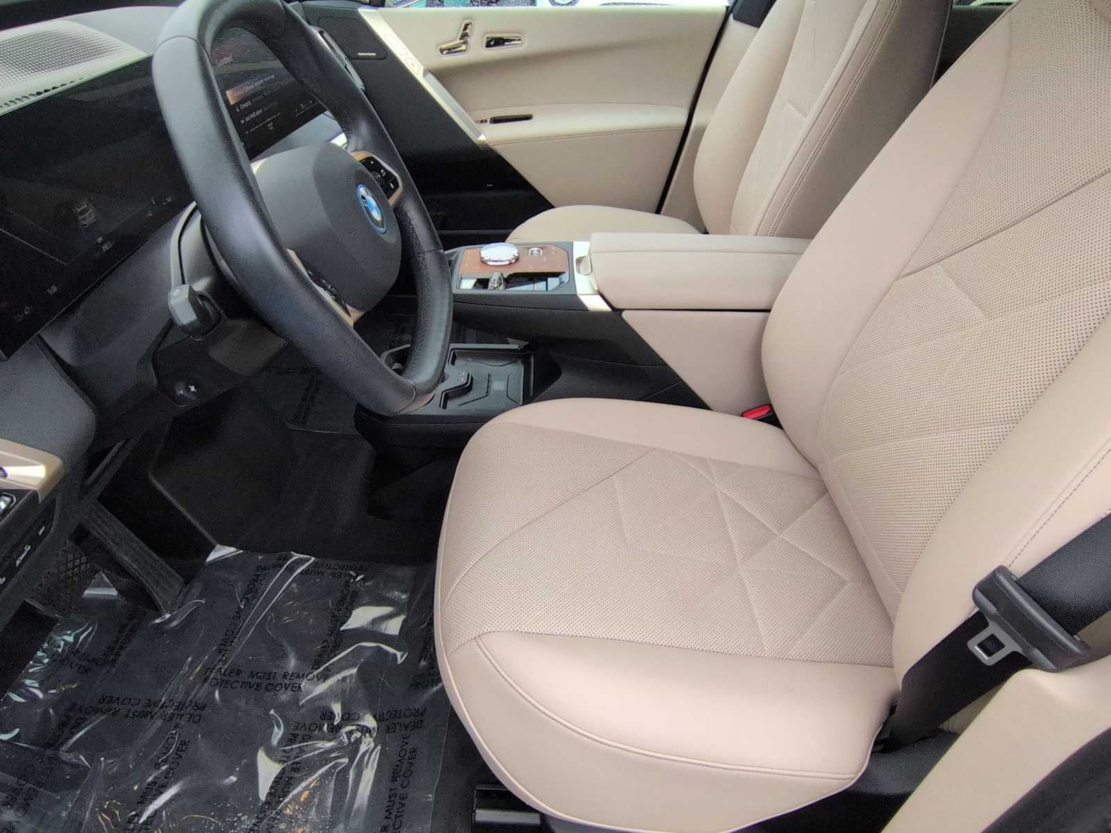 Thumbnail: 2023 BMW iX - 10