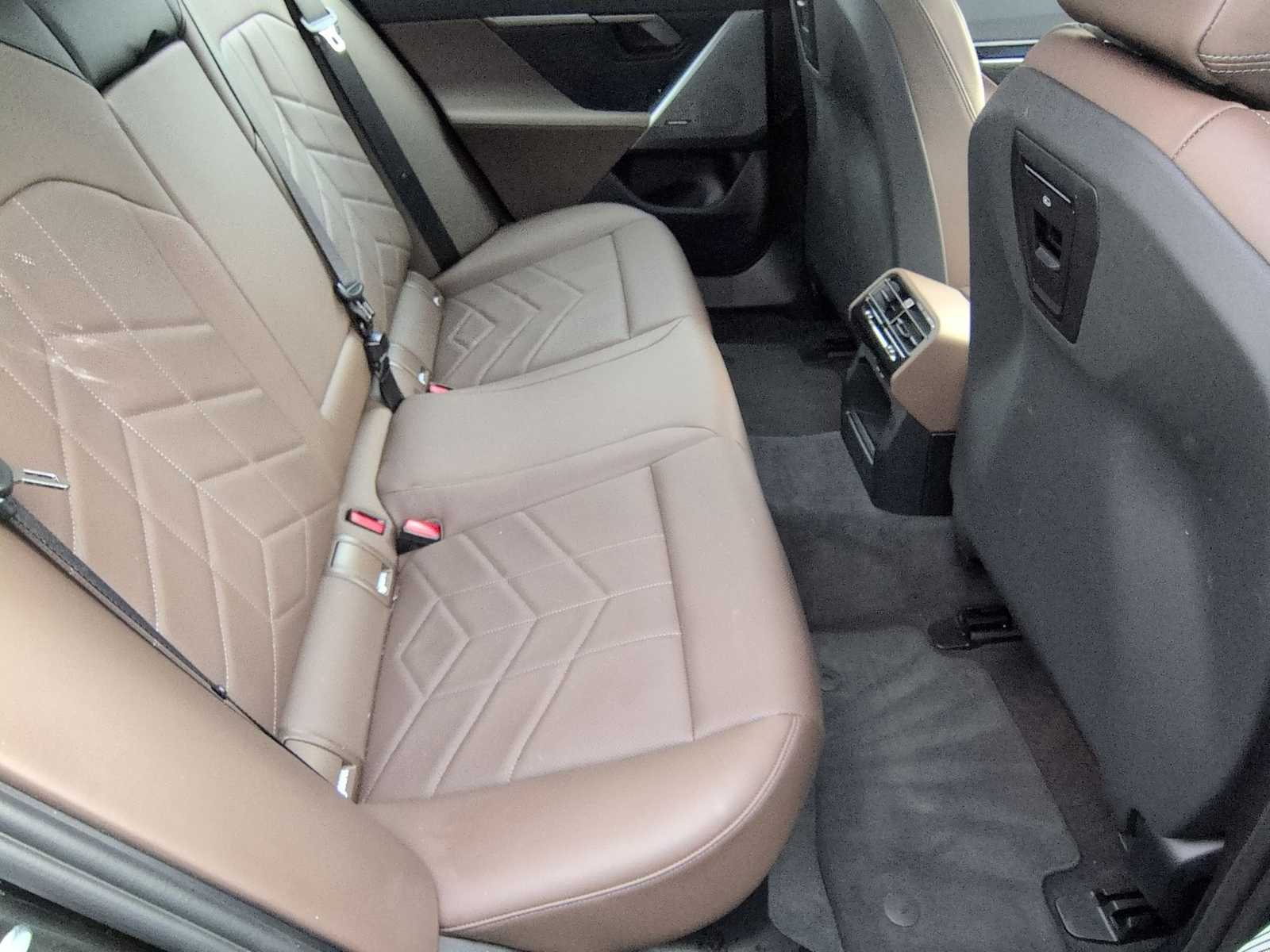 Thumbnail: 2025 BMW i5 - 21