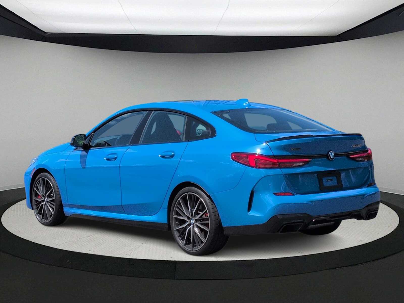 Thumbnail: 2024 BMW 2 Series - 6