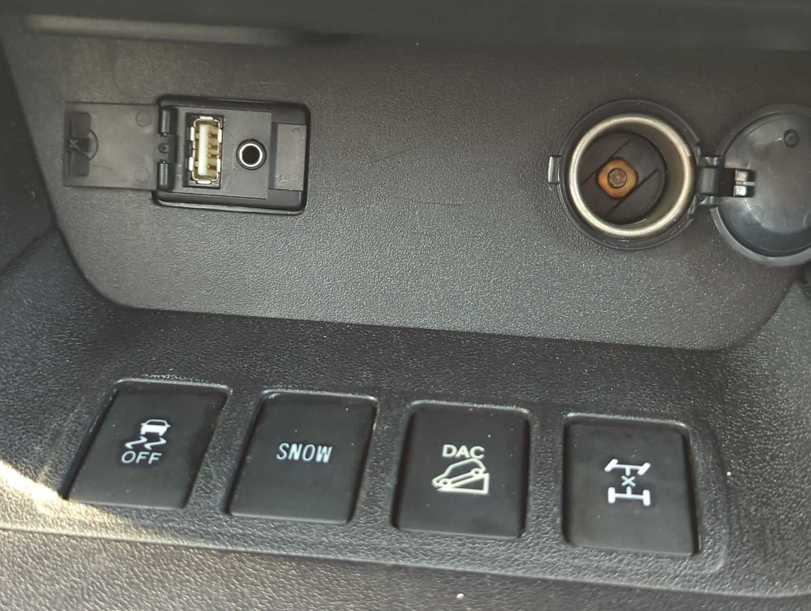 2016 Toyota Highlander XLE 24