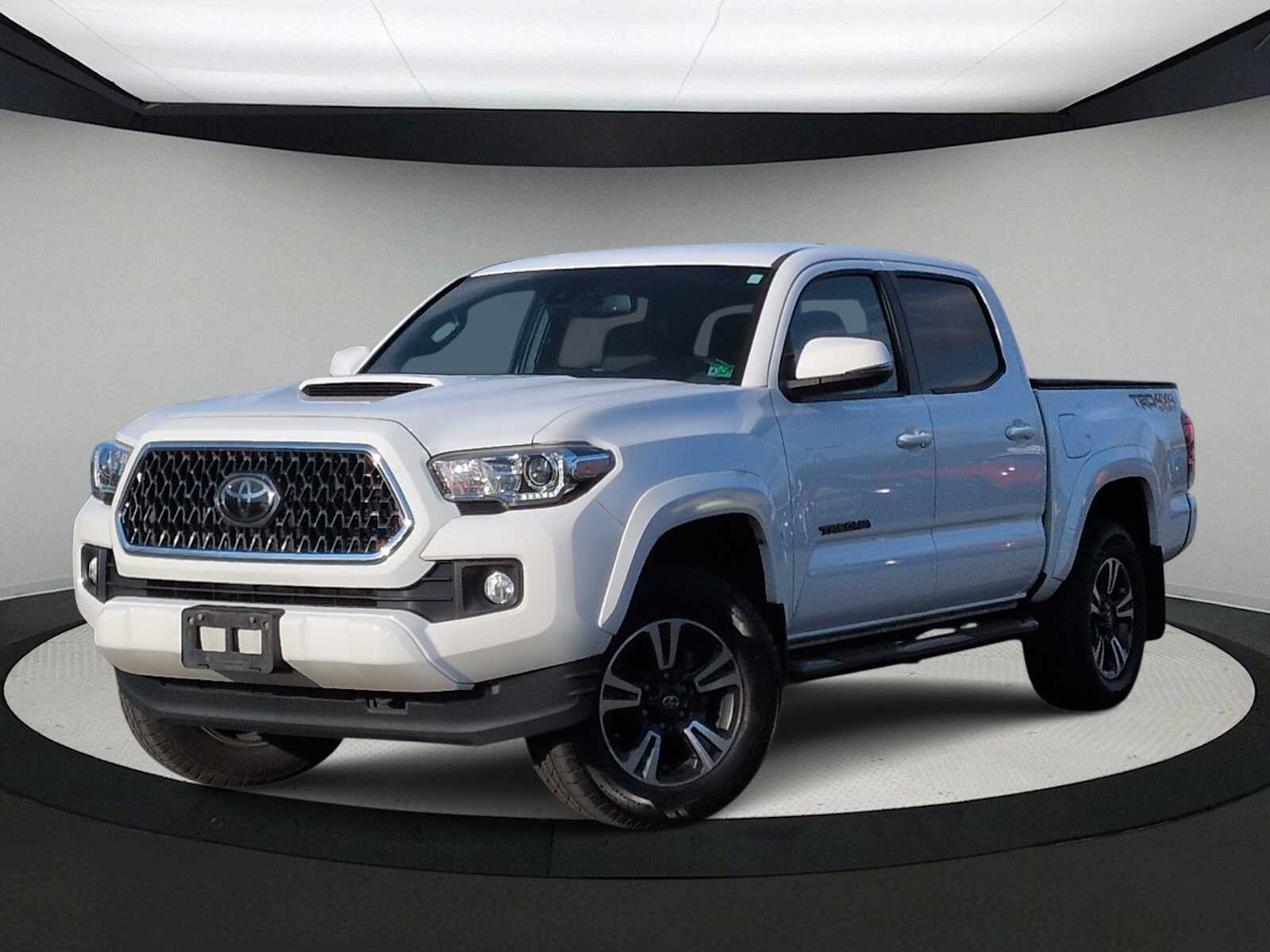 Thumbnail: 2019 Toyota Tacoma - 1