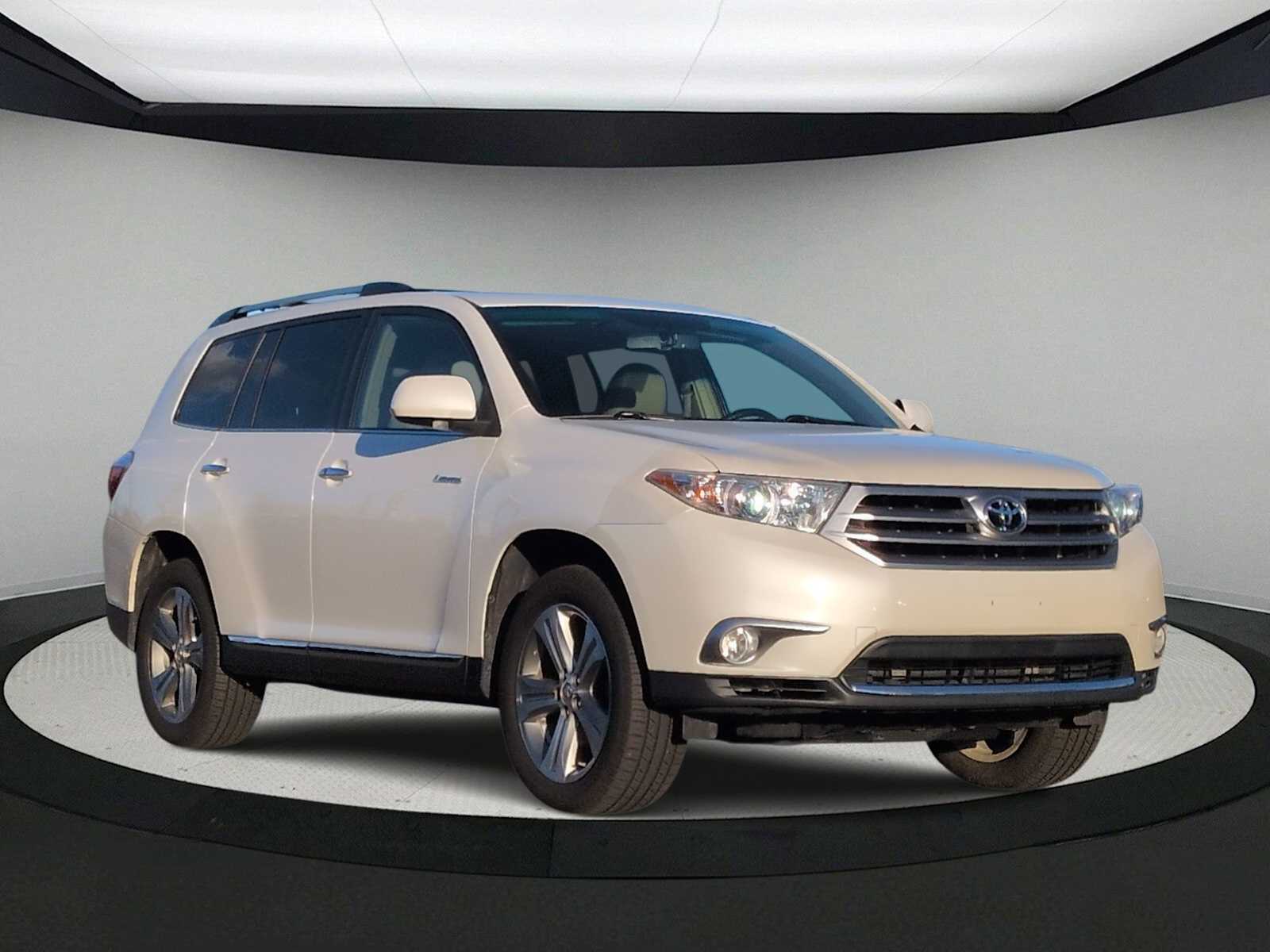 Thumbnail: 2011 Toyota Highlander - 2