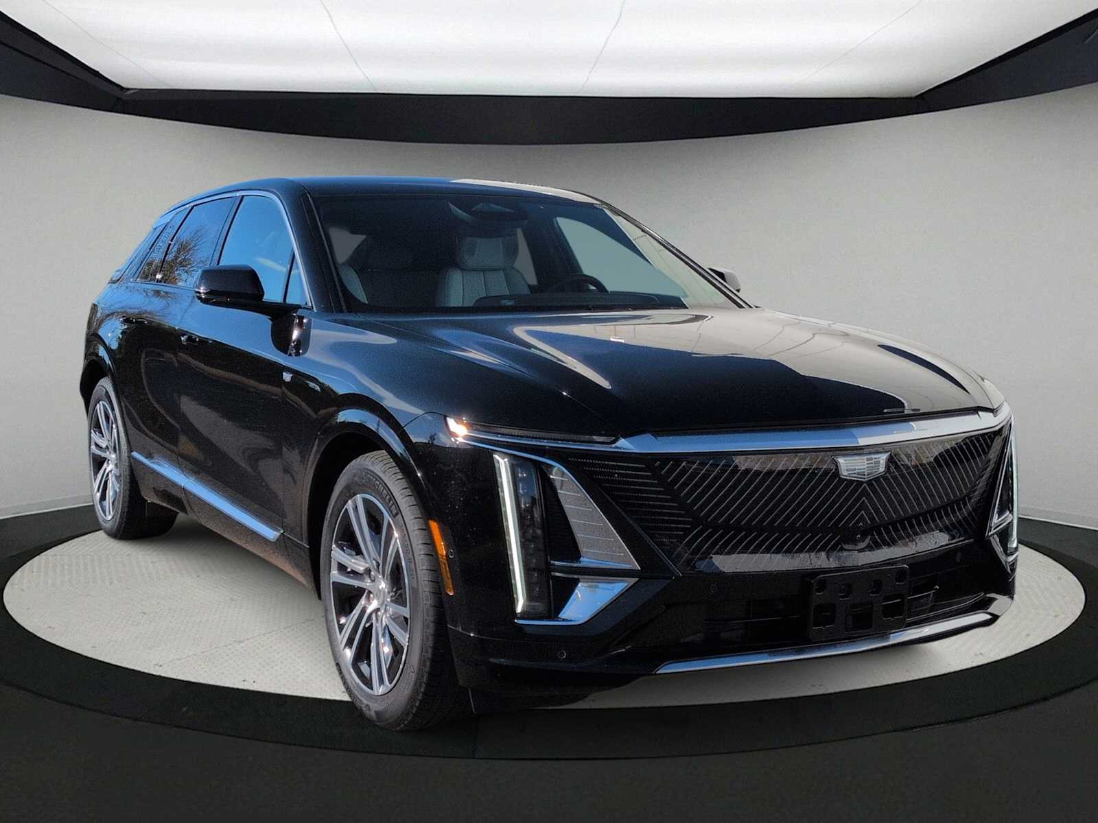 Thumbnail: 2024 Cadillac Lyriq - 2