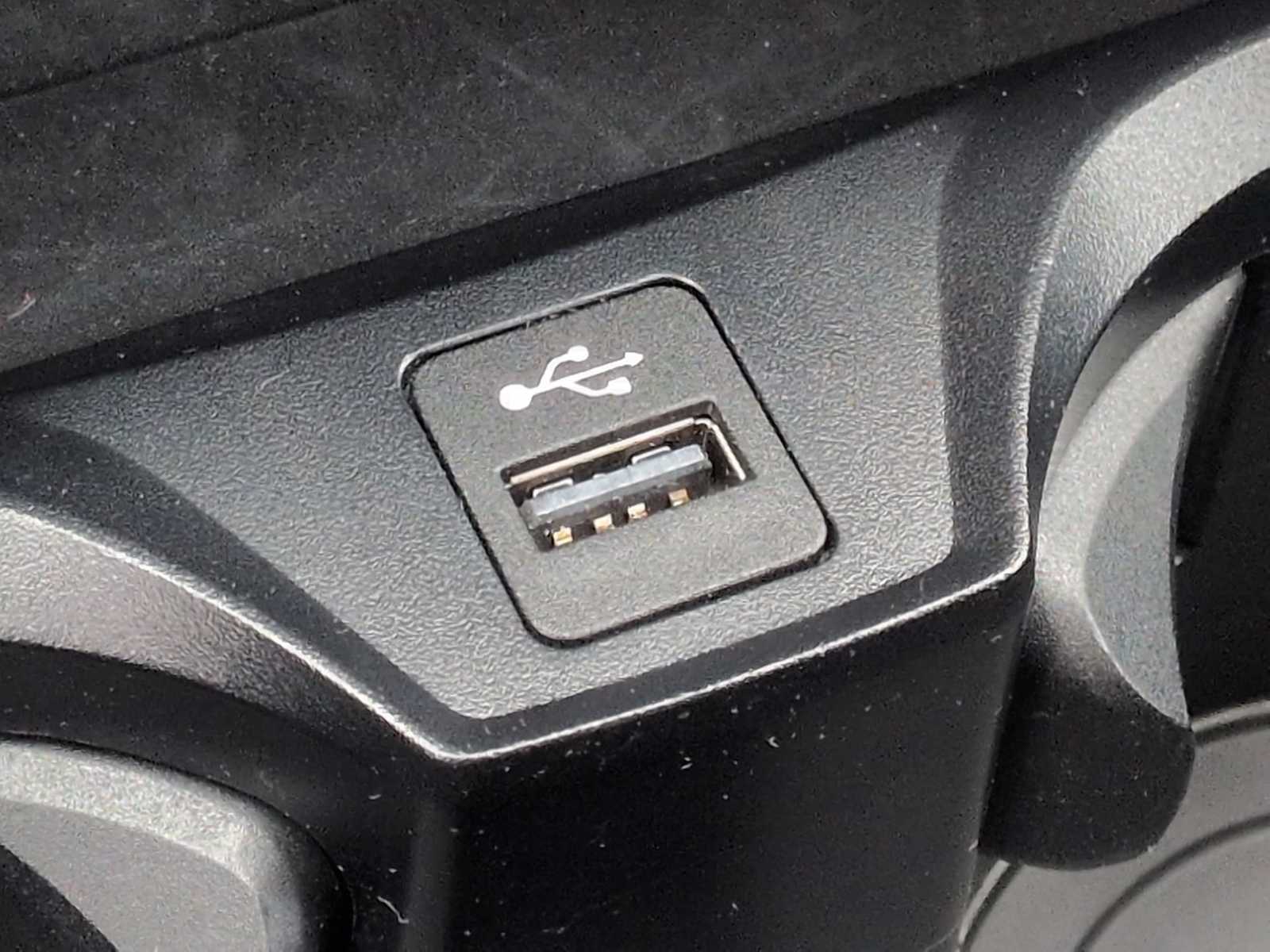 Thumbnail: 2023 BMW M3 - 32