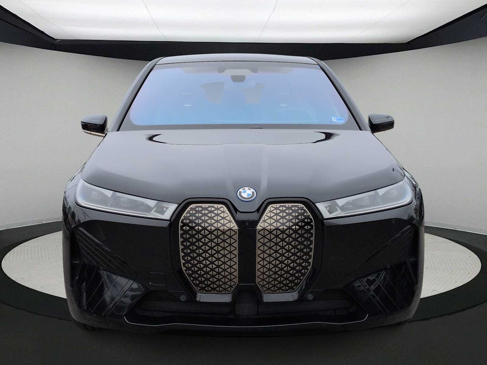 Thumbnail: 2023 BMW iX - 3