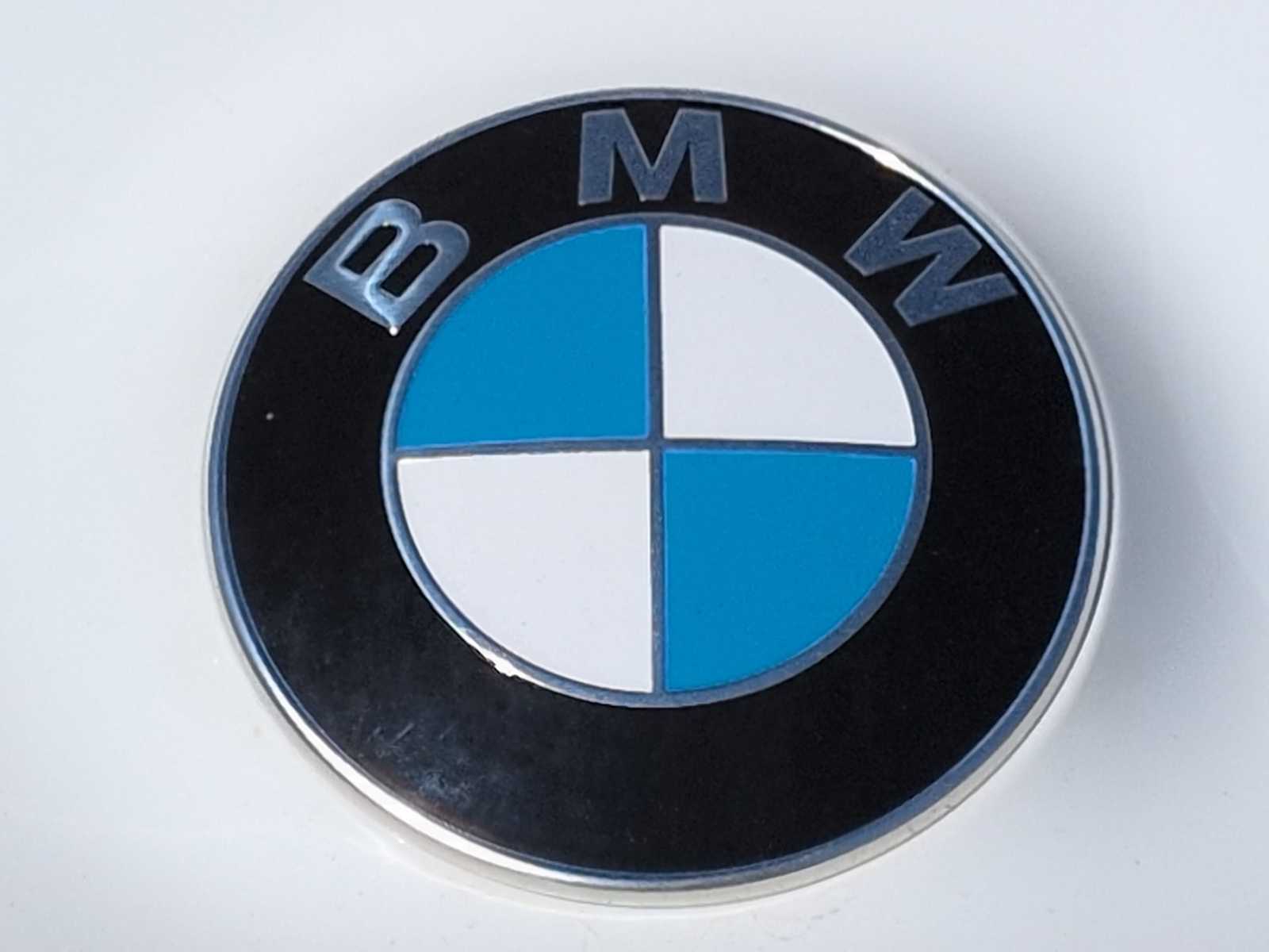 Thumbnail: 2025 BMW M8 - 13