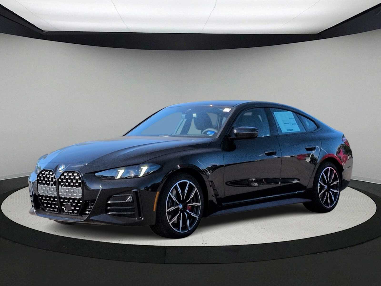 Thumbnail: 2026 BMW 4 Series - 4