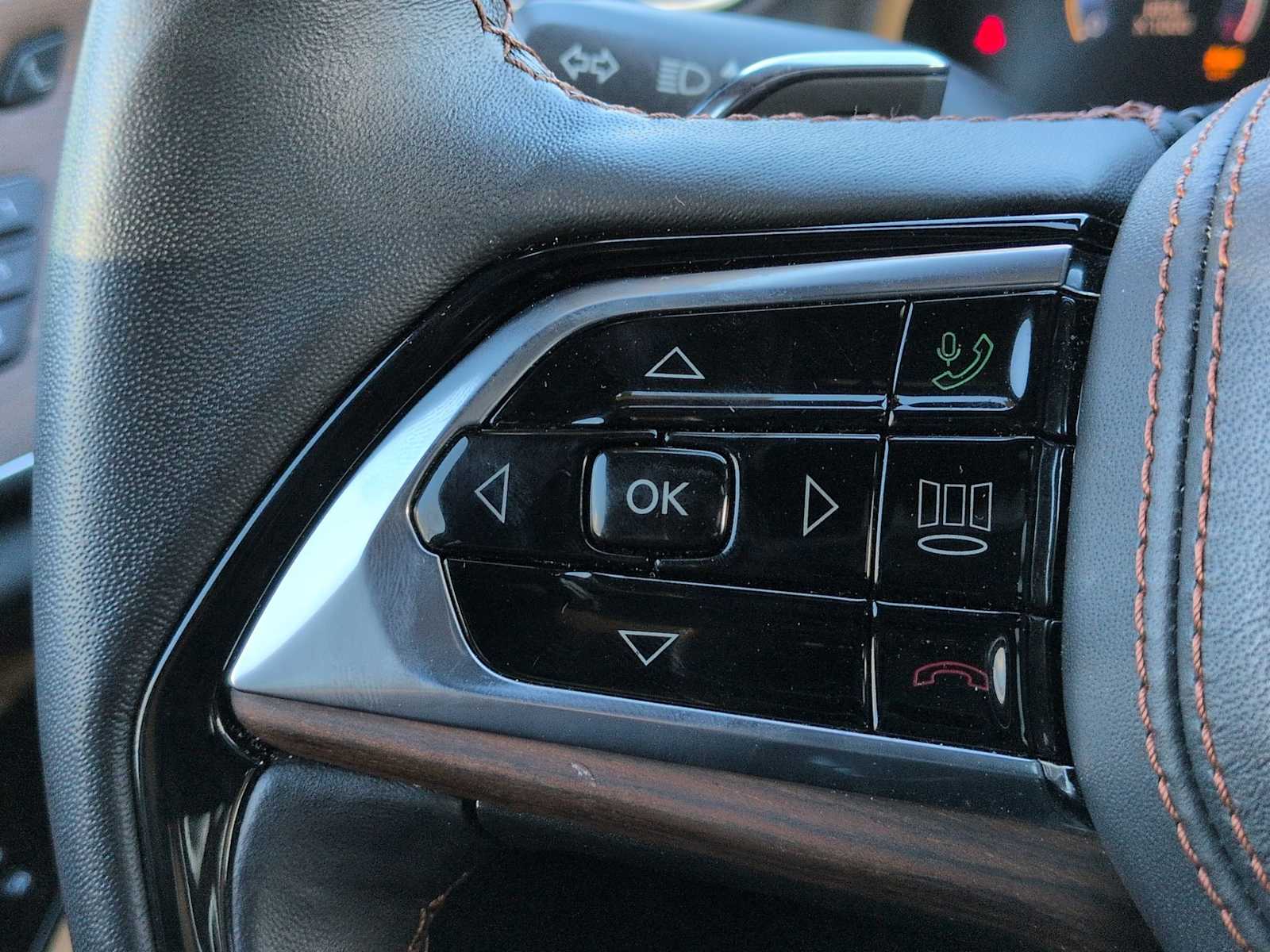 Thumbnail: 2023 Jeep Grand Cherokee - 24