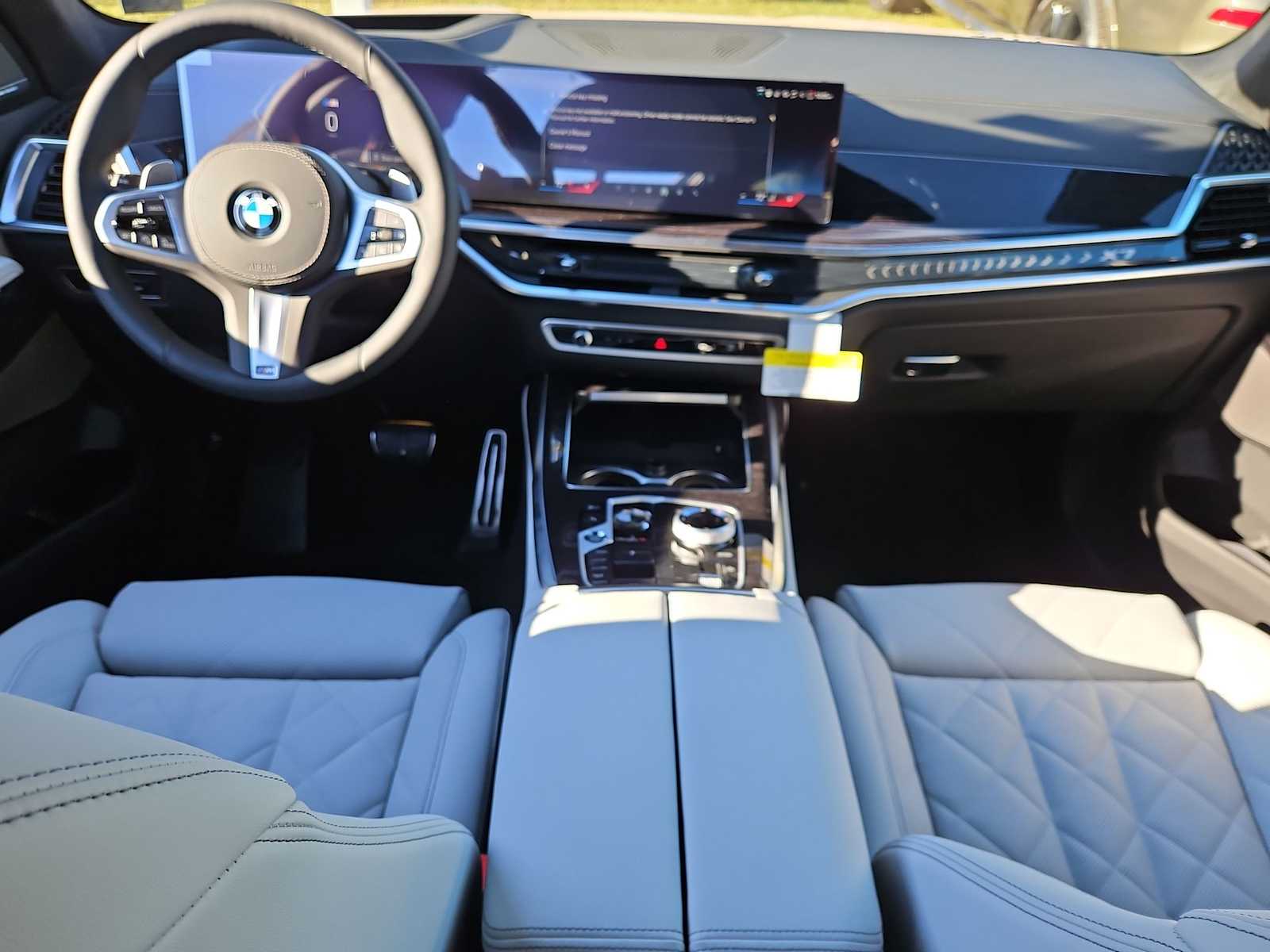 Thumbnail: 2026 BMW X7 - 15