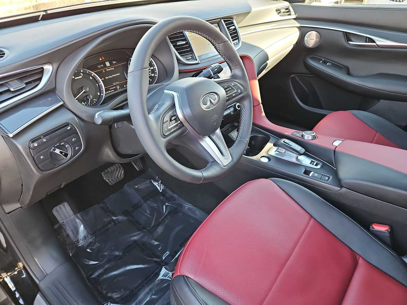 Thumbnail: 2023 INFINITI QX50 - 10