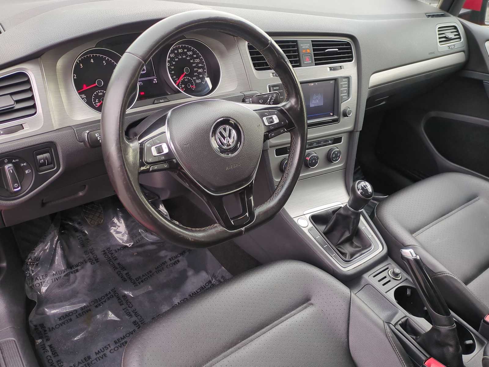 Thumbnail: 2017 Volkswagen Golf - 10