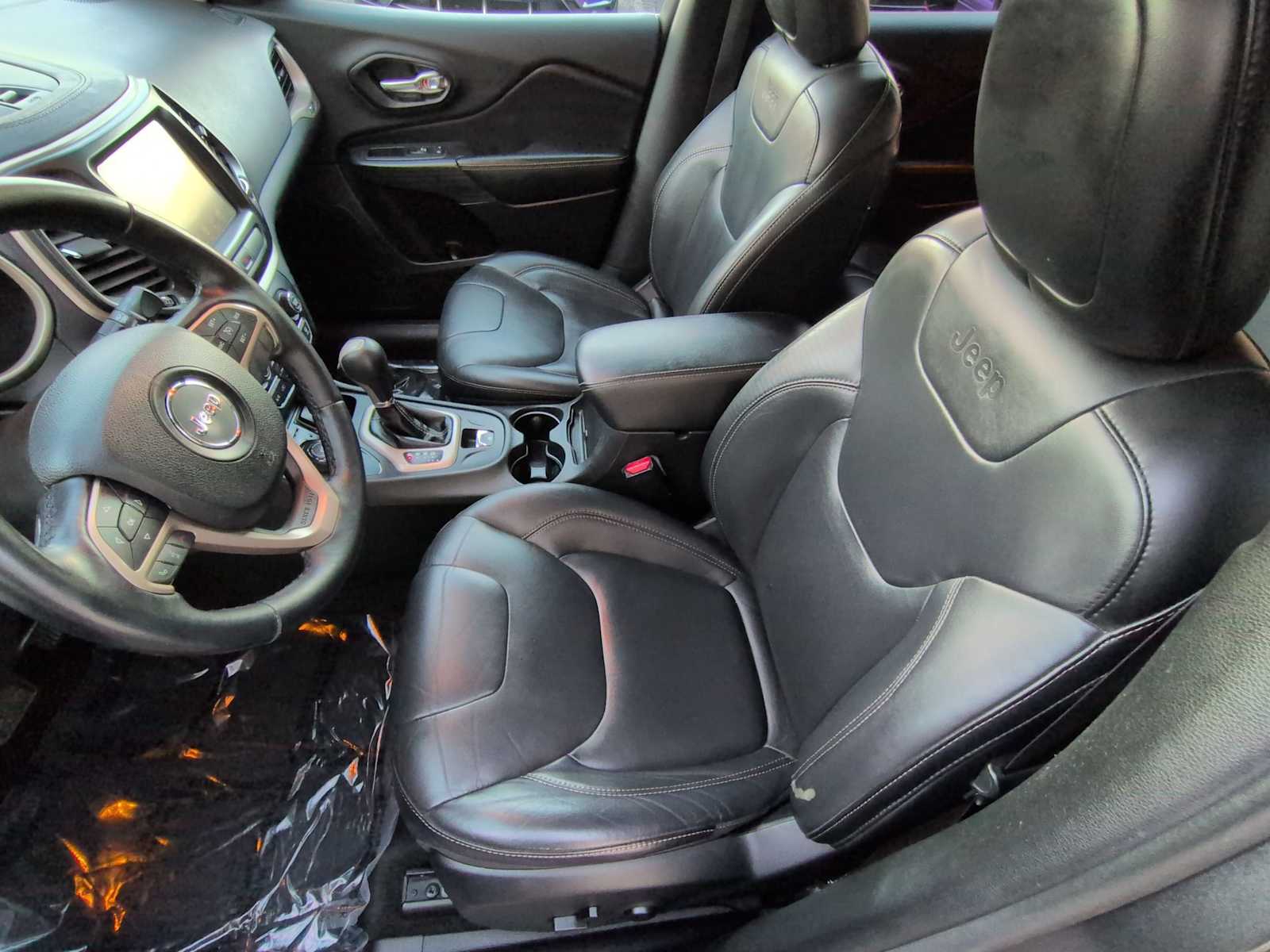 Thumbnail: 2016 Jeep Cherokee - 17