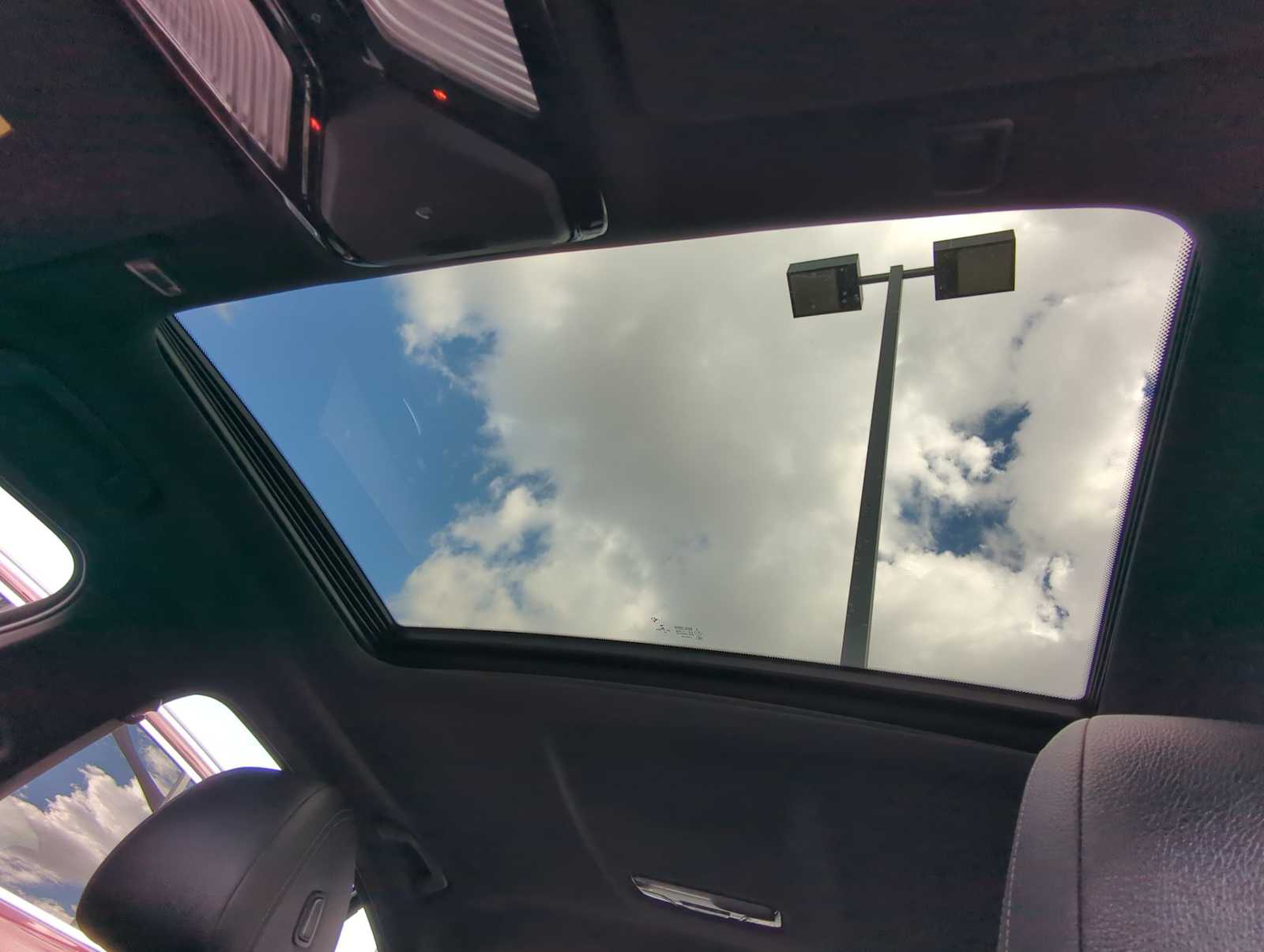 Thumbnail: 2023 BMW 5 Series - 19