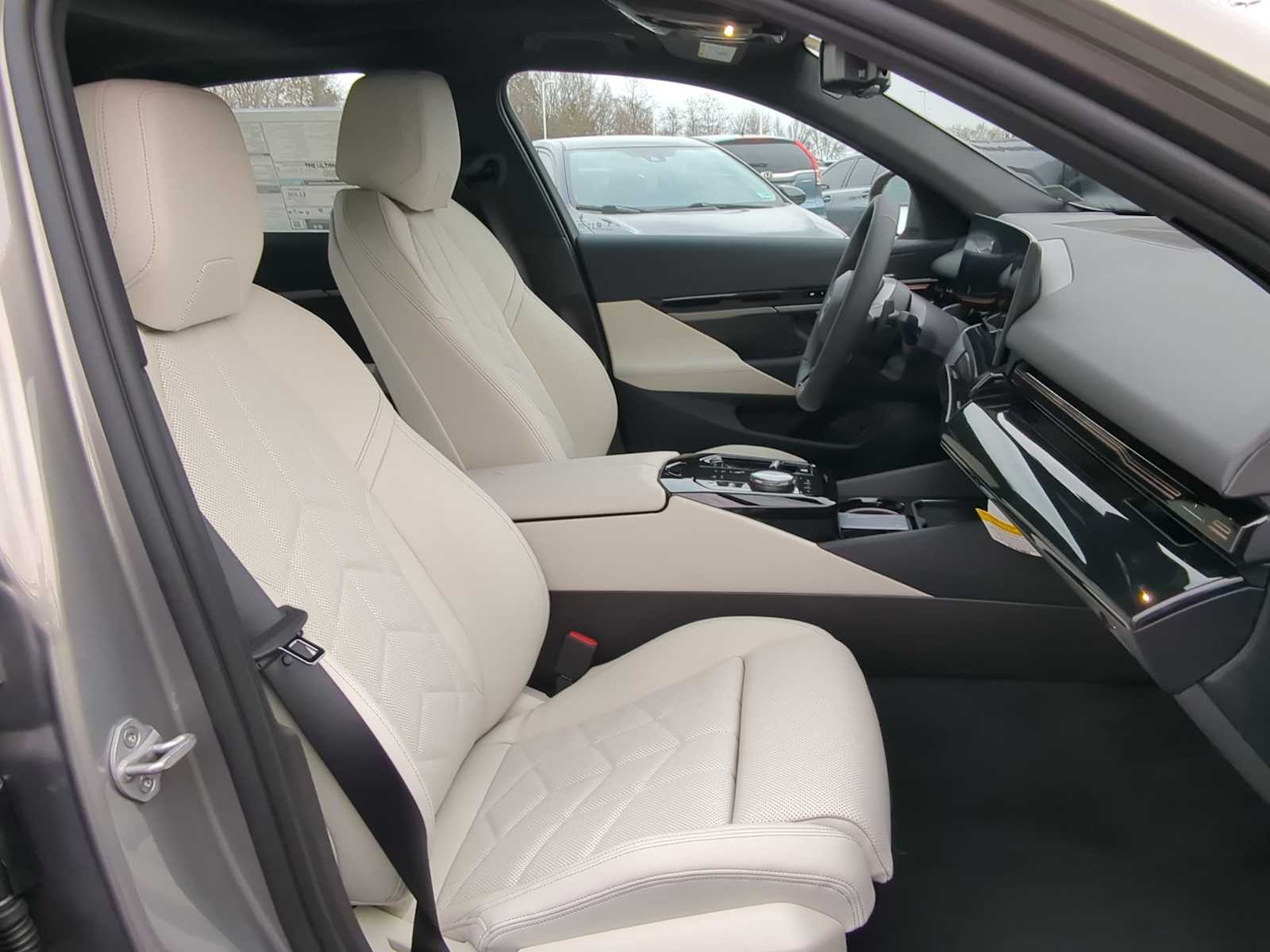 Thumbnail: 2026 BMW 5 Series - 23
