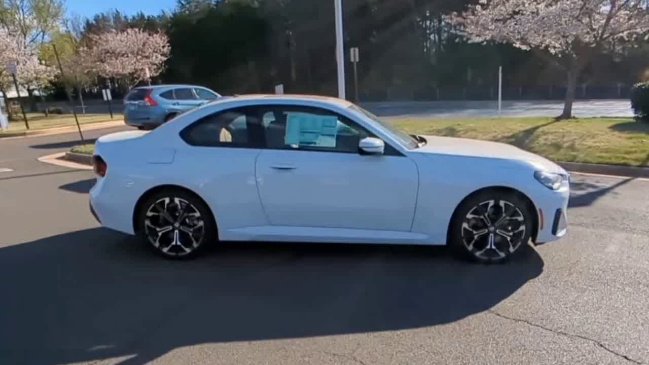 Thumbnail: 2025 BMW 2 Series - 3
