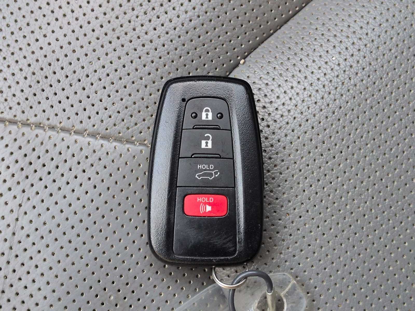 Thumbnail: 2021 Toyota Highlander - 38