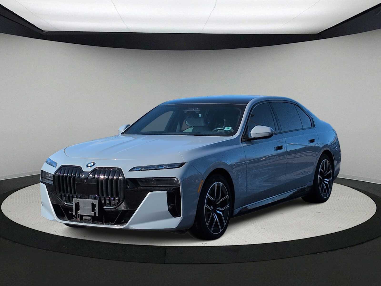 Thumbnail: 2023 BMW i7 - 4