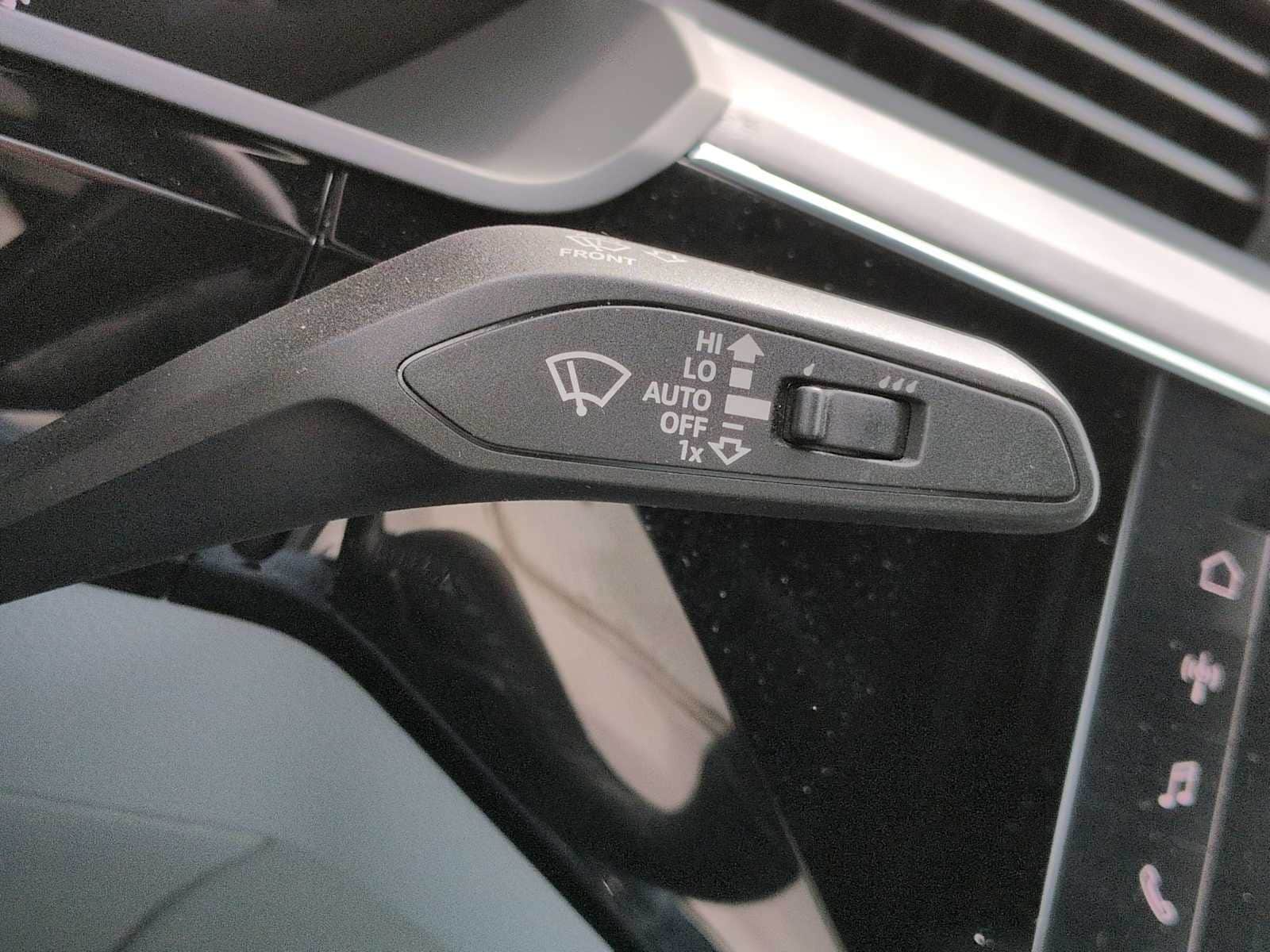 Thumbnail: 2023 Audi e-tron S - 28