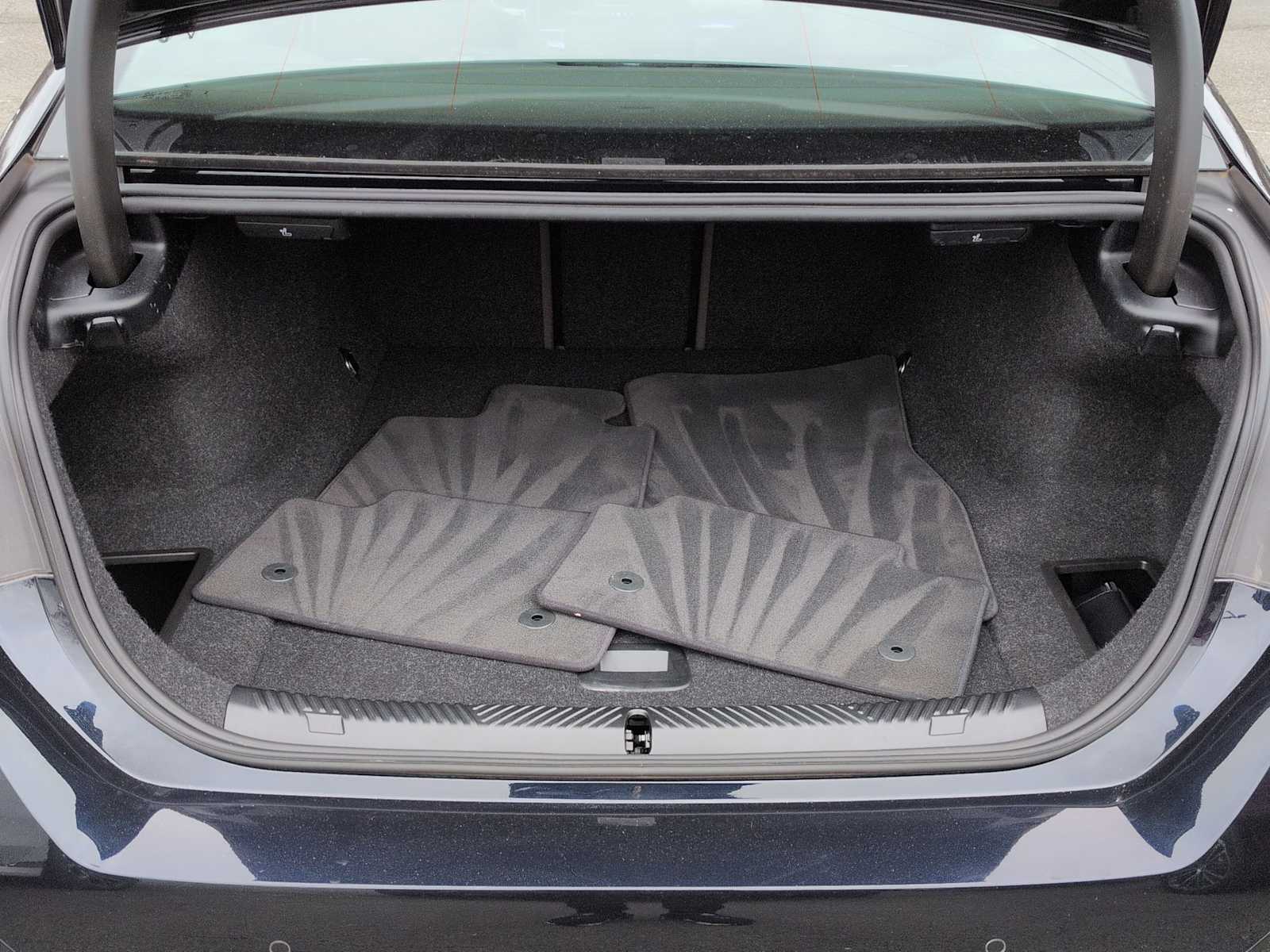 Thumbnail: 2025 BMW i5 - 35