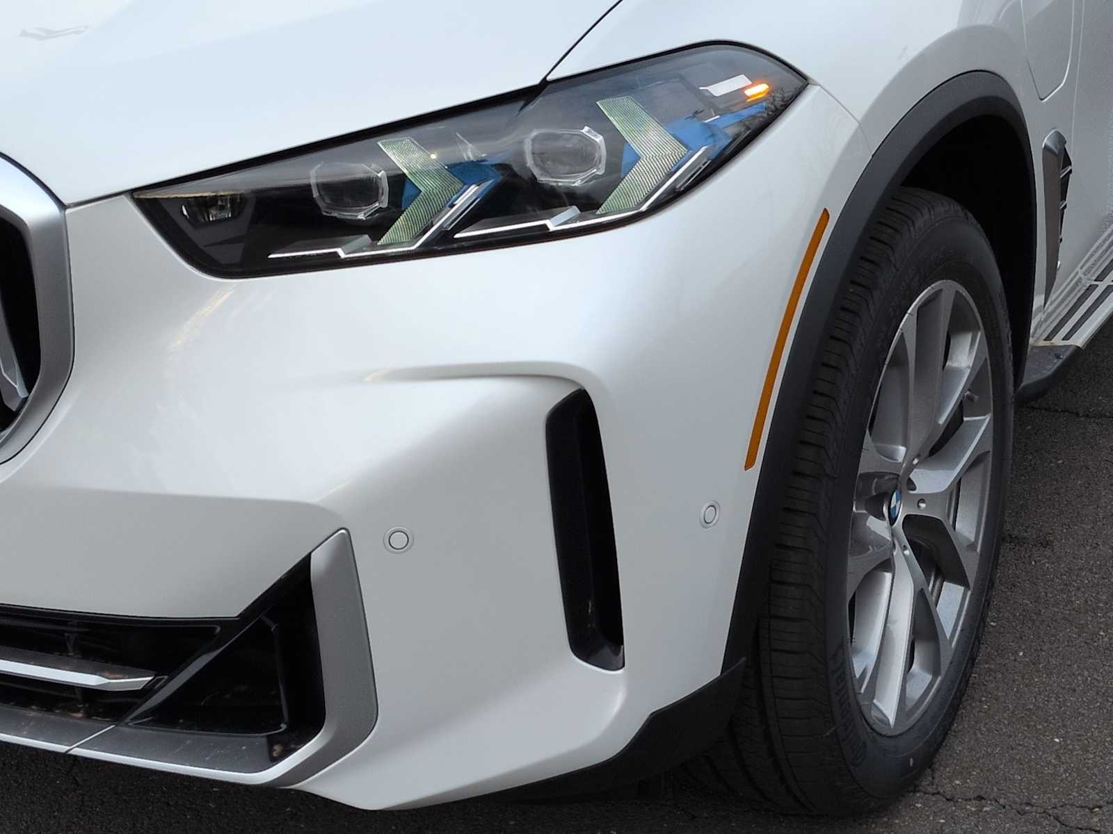 Thumbnail: 2026 BMW X5 - 11