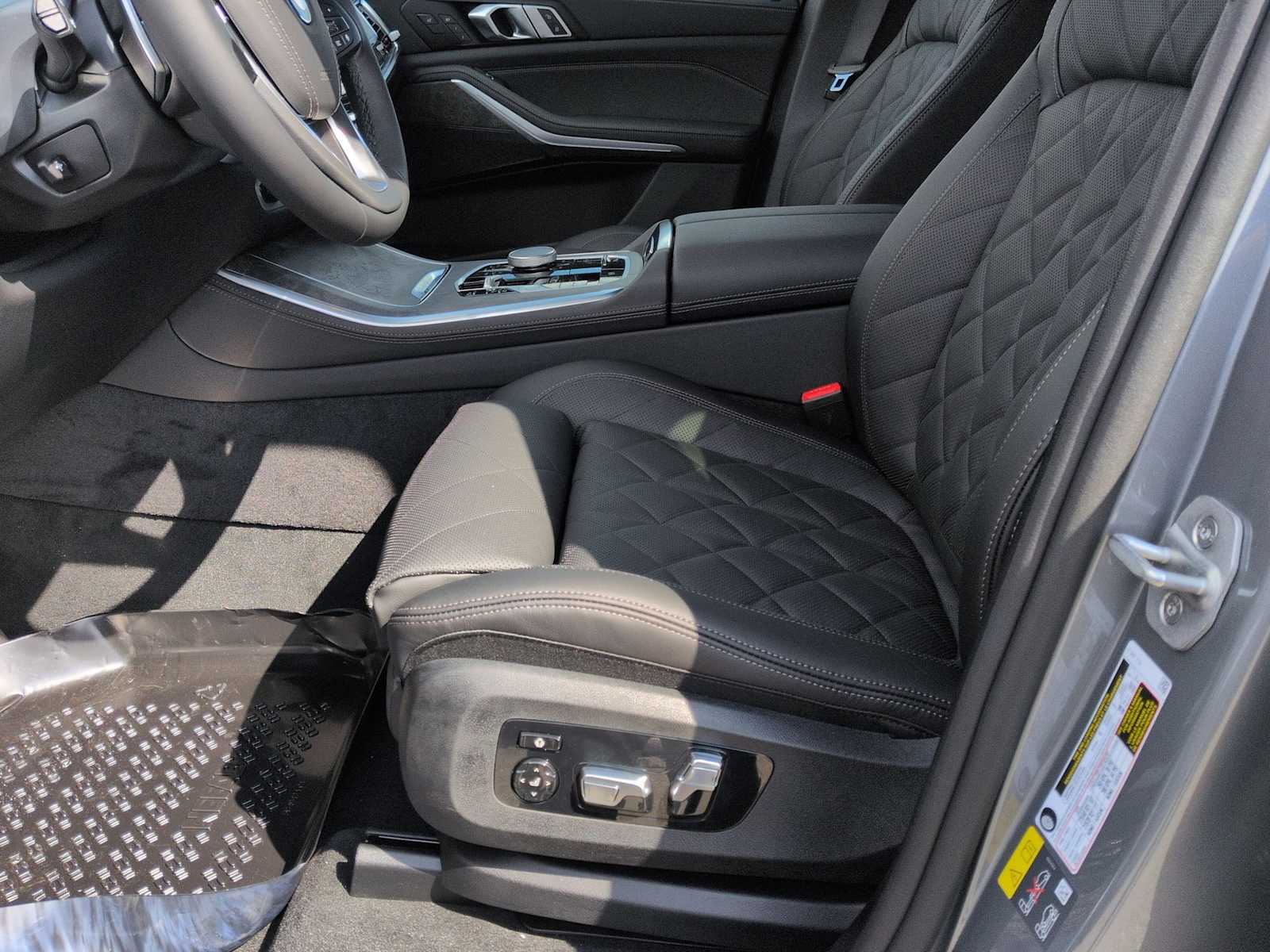 Thumbnail: 2026 BMW X5 - 17