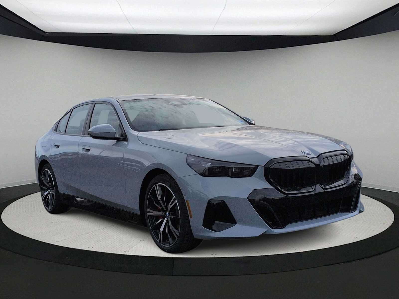 Thumbnail: 2026 BMW 5 Series - 2