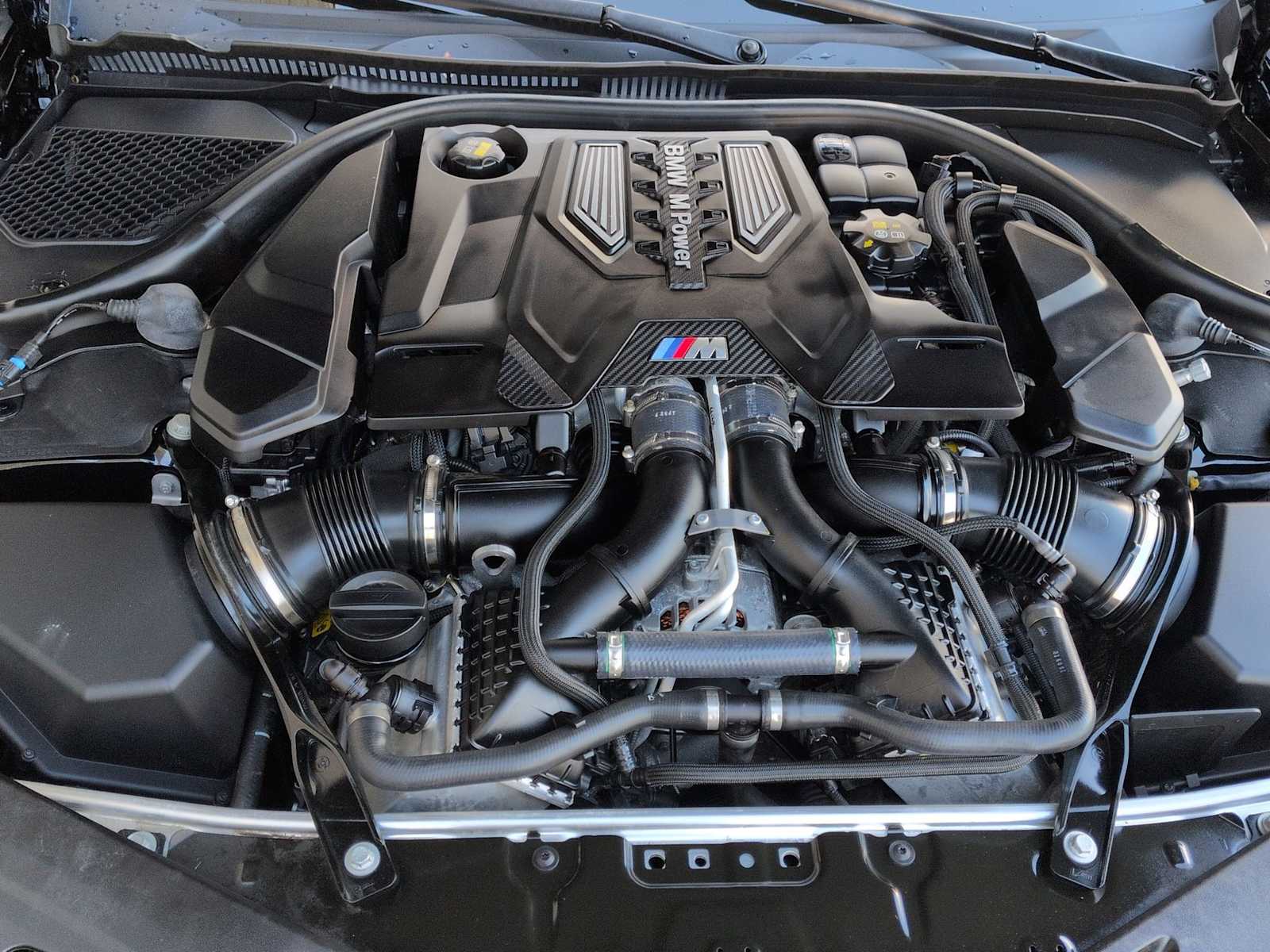 Thumbnail: 2023 BMW M8 - 15