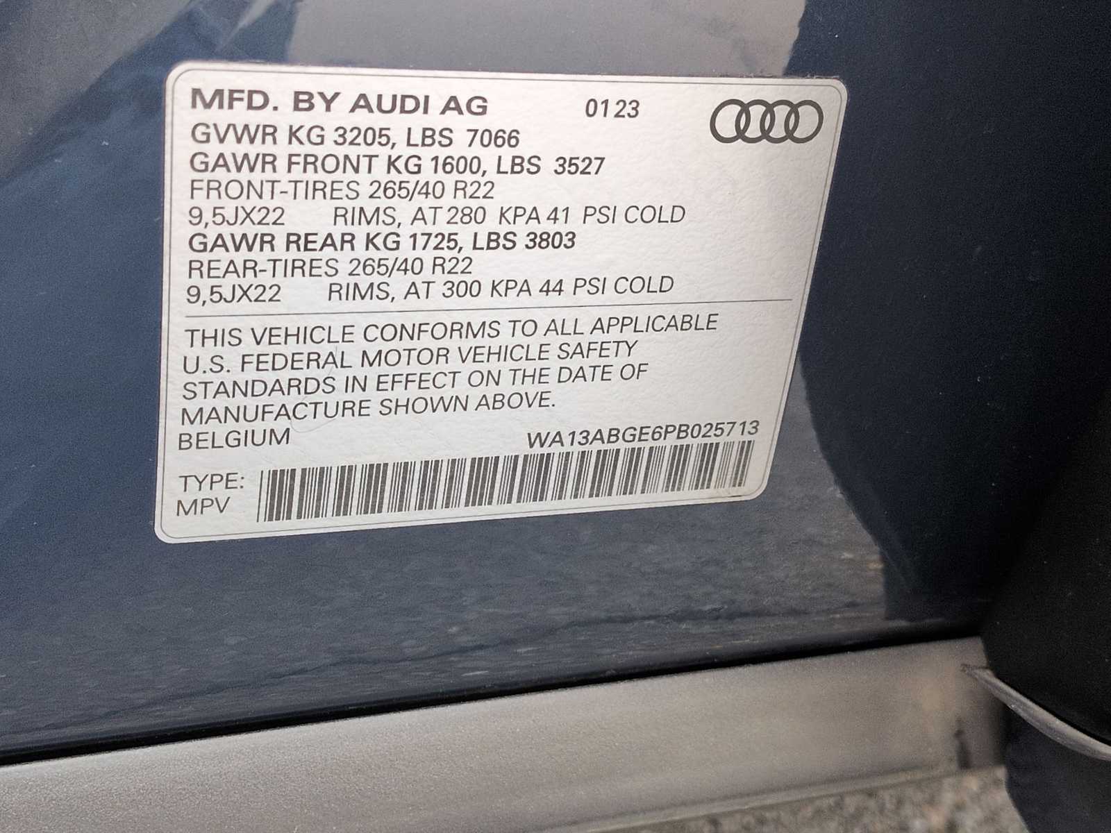 Thumbnail: 2023 Audi e-tron S - 37