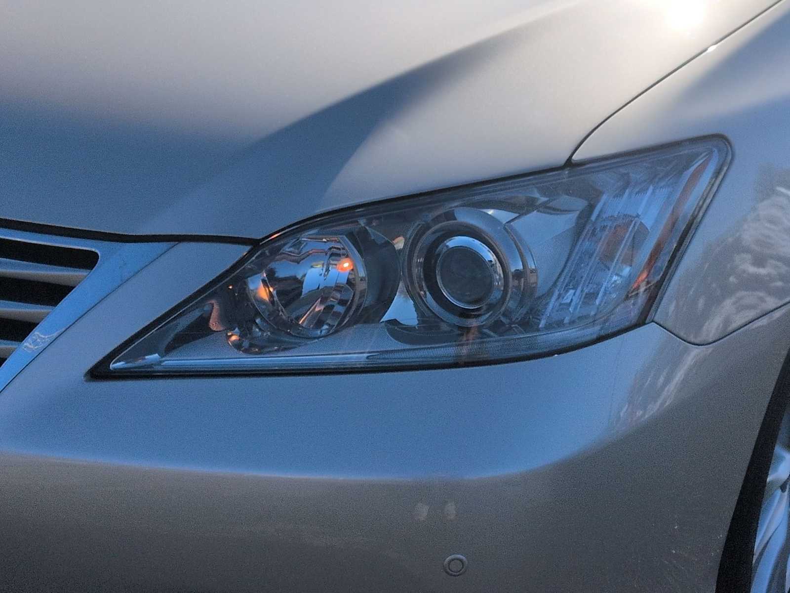 Thumbnail: 2011 Lexus ES - 11