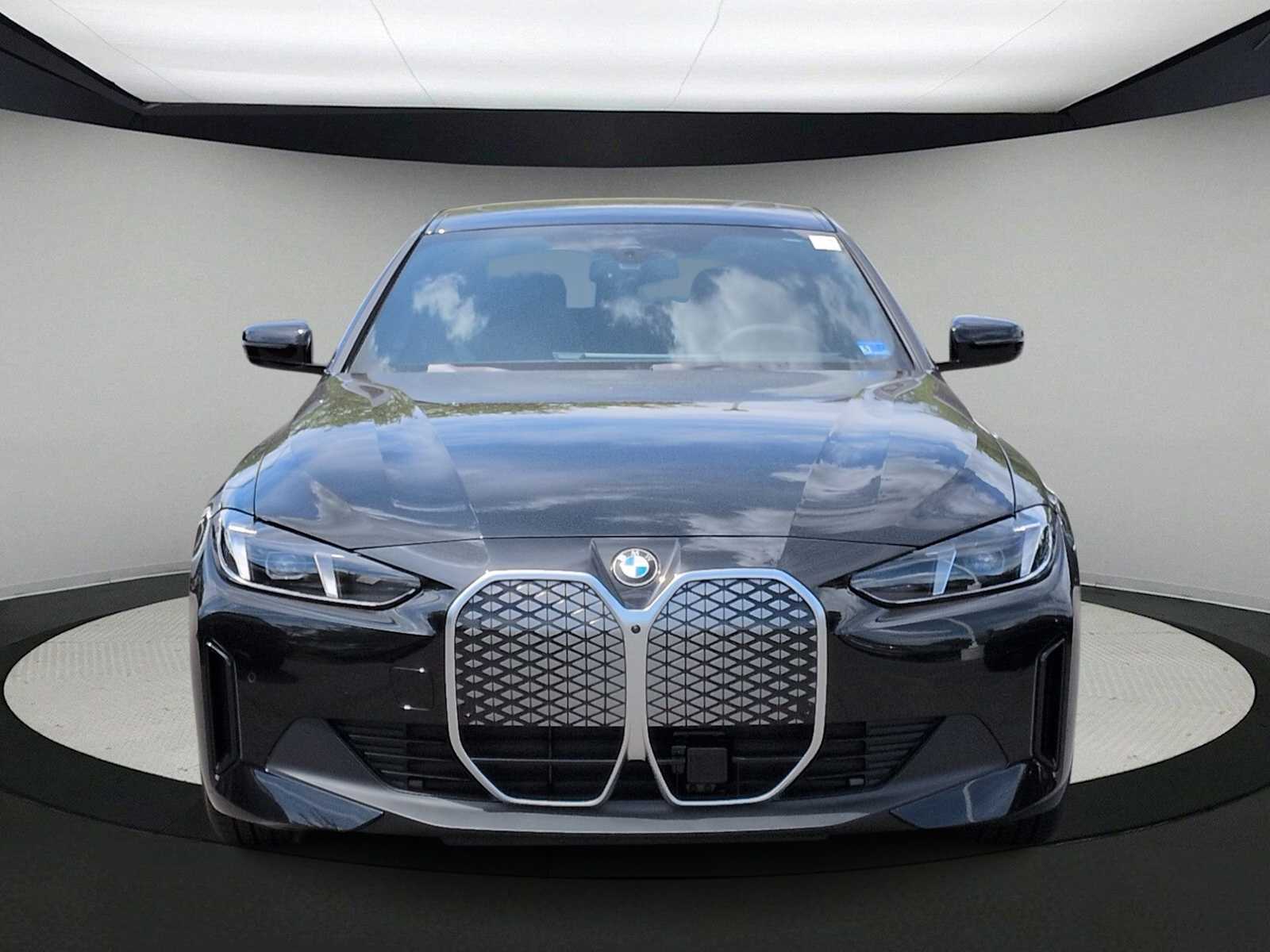 Thumbnail: 2026 BMW i4 - 3