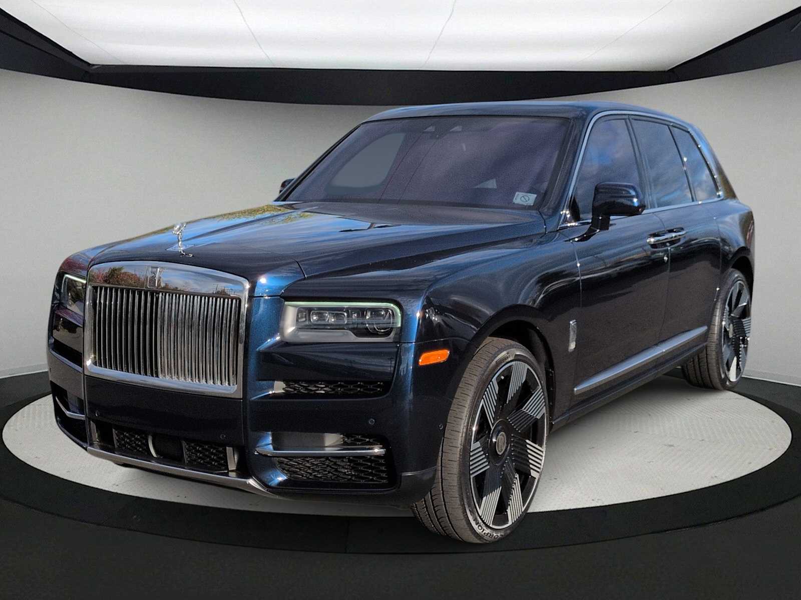 Thumbnail: 2022 Rolls-Royce Cullinan - 3
