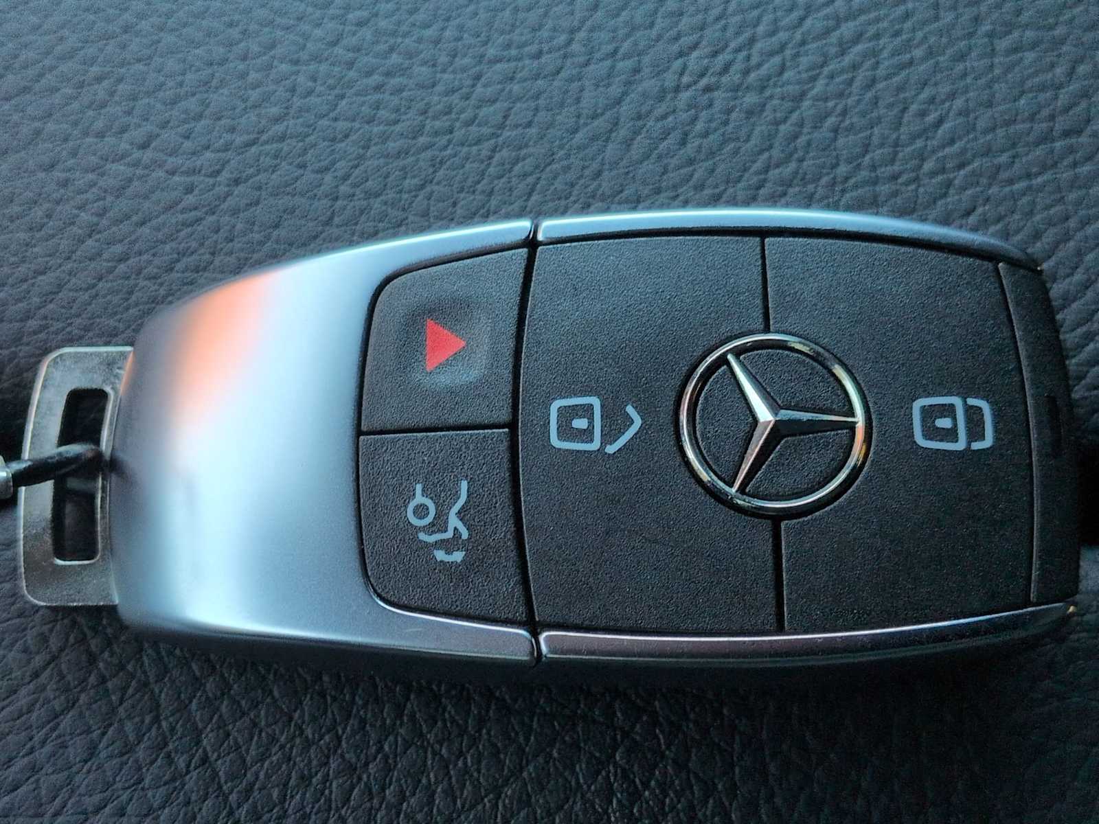 Thumbnail: 2025 Mercedes-Benz GLS - 39