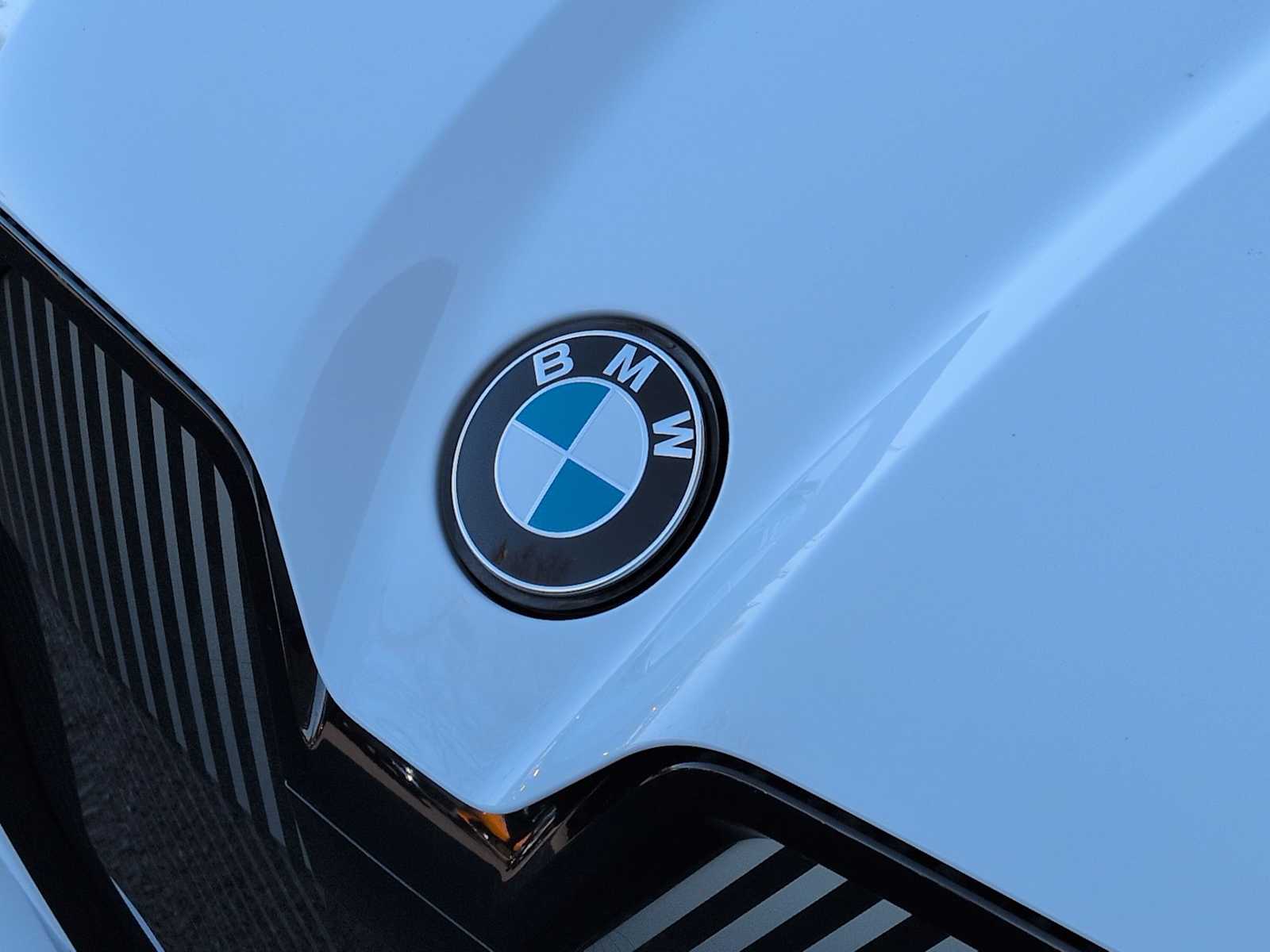 Thumbnail: 2026 BMW iX - 12