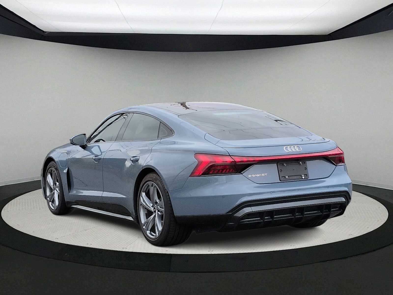 Thumbnail: 2023 Audi e-tron GT - 6