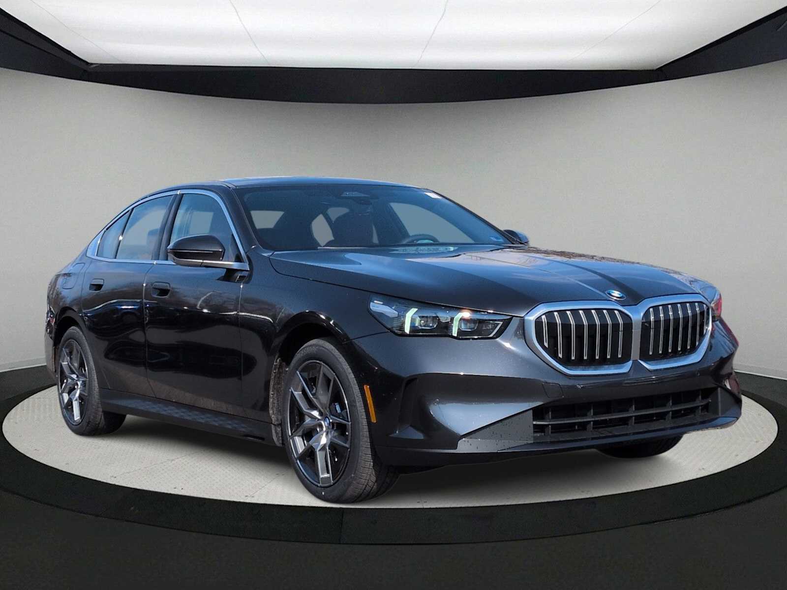 Thumbnail: 2026 BMW 5 Series - 2