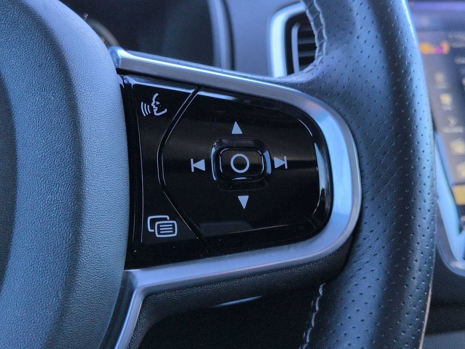 Thumbnail: 2017 Volvo XC90 - 26