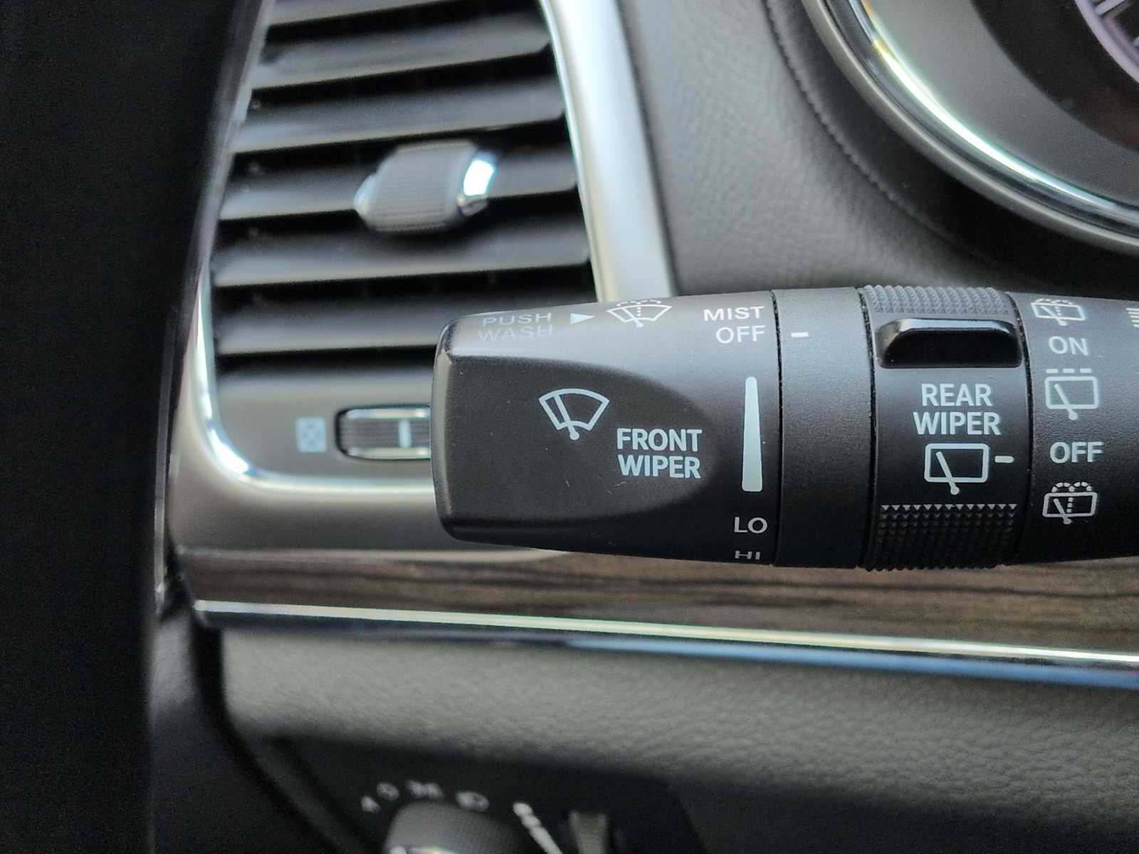 Thumbnail: 2018 Jeep Grand Cherokee - 28