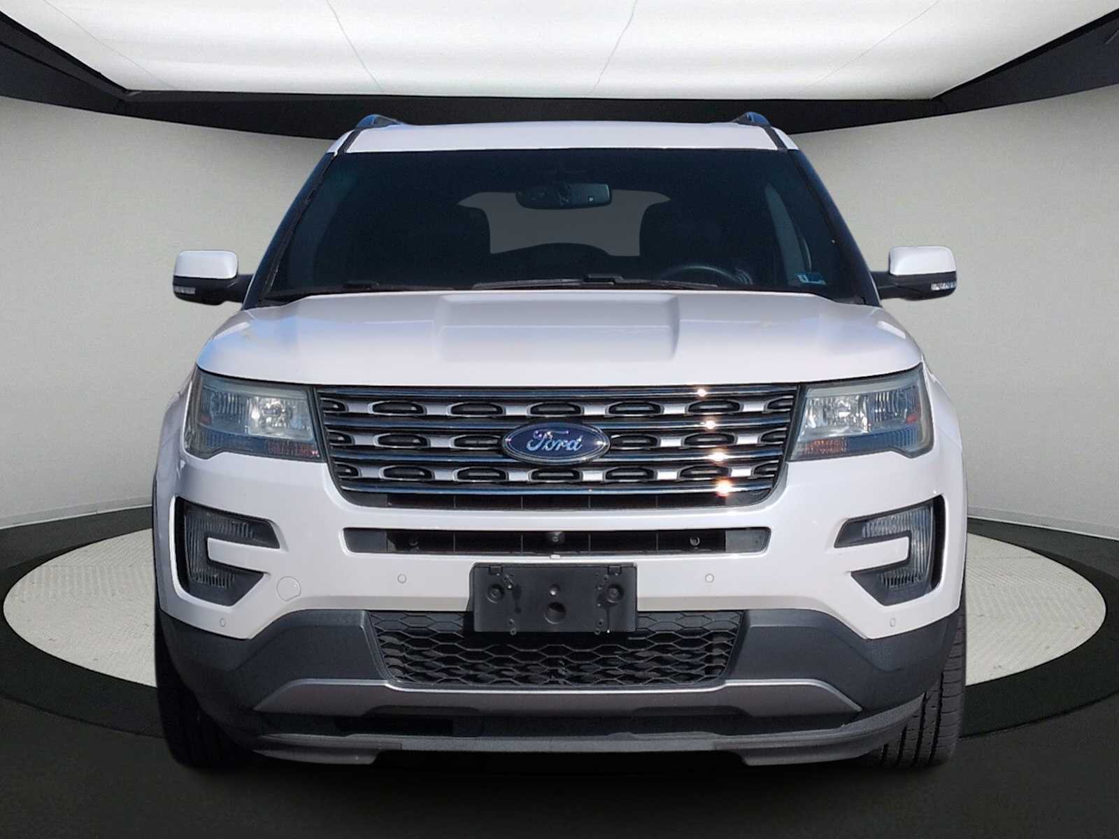 Thumbnail: 2016 Ford Explorer - 3
