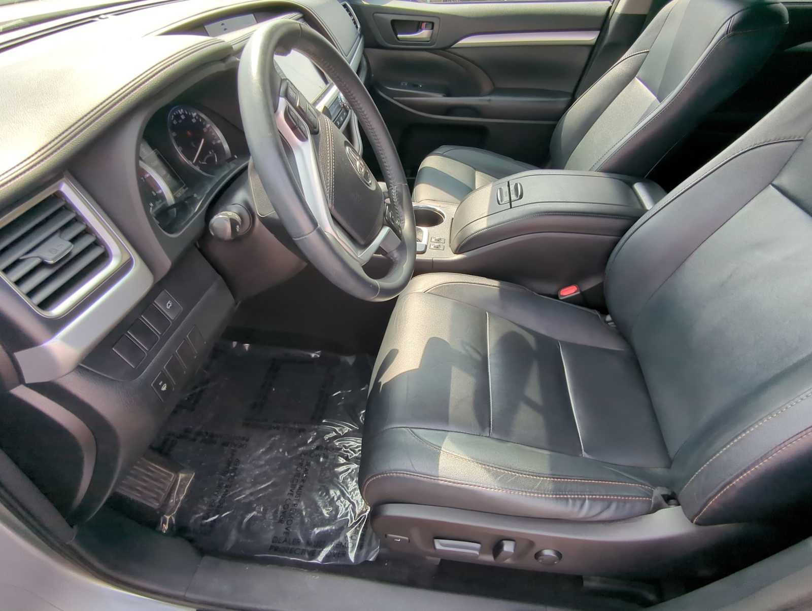 2016 Toyota Highlander XLE 2