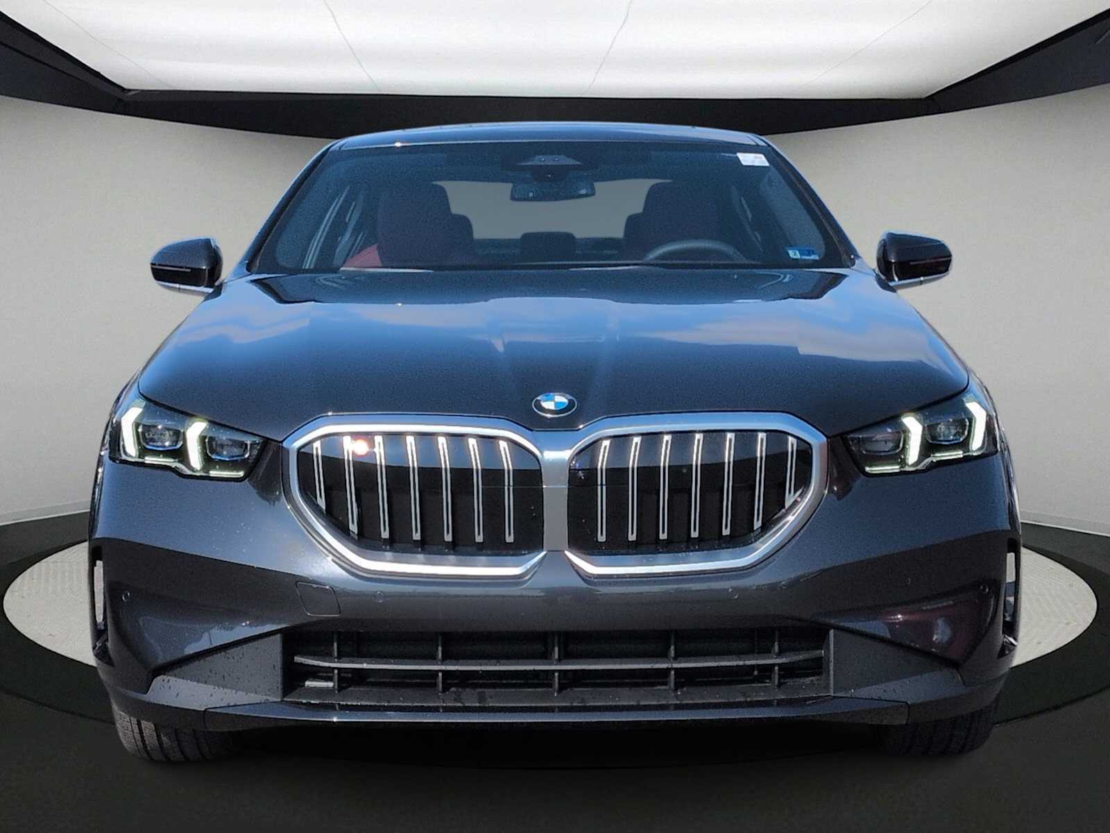 Thumbnail: 2026 BMW 5 Series - 3